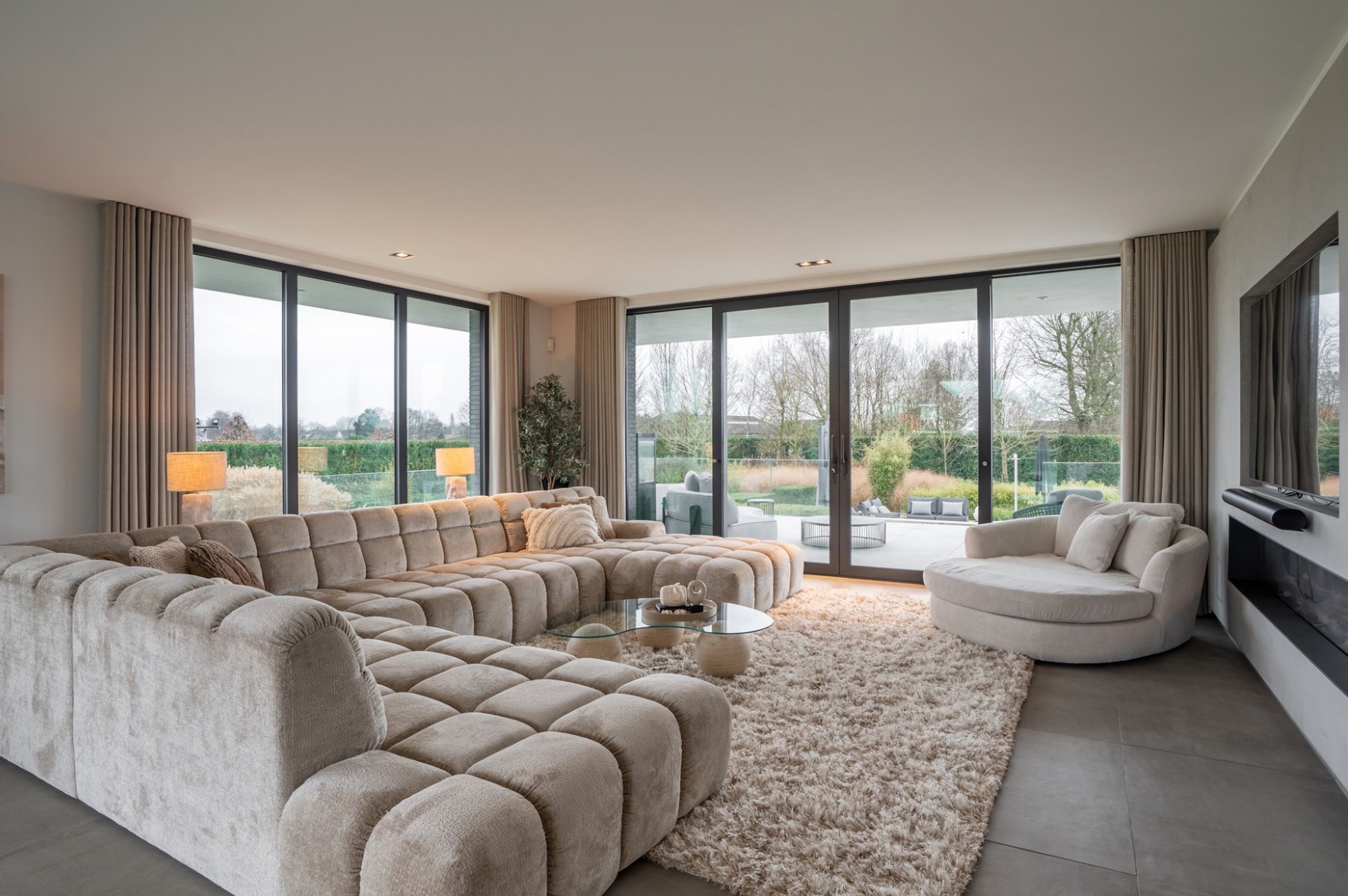 De villa van Gio Latooy in Sint-Willebrord