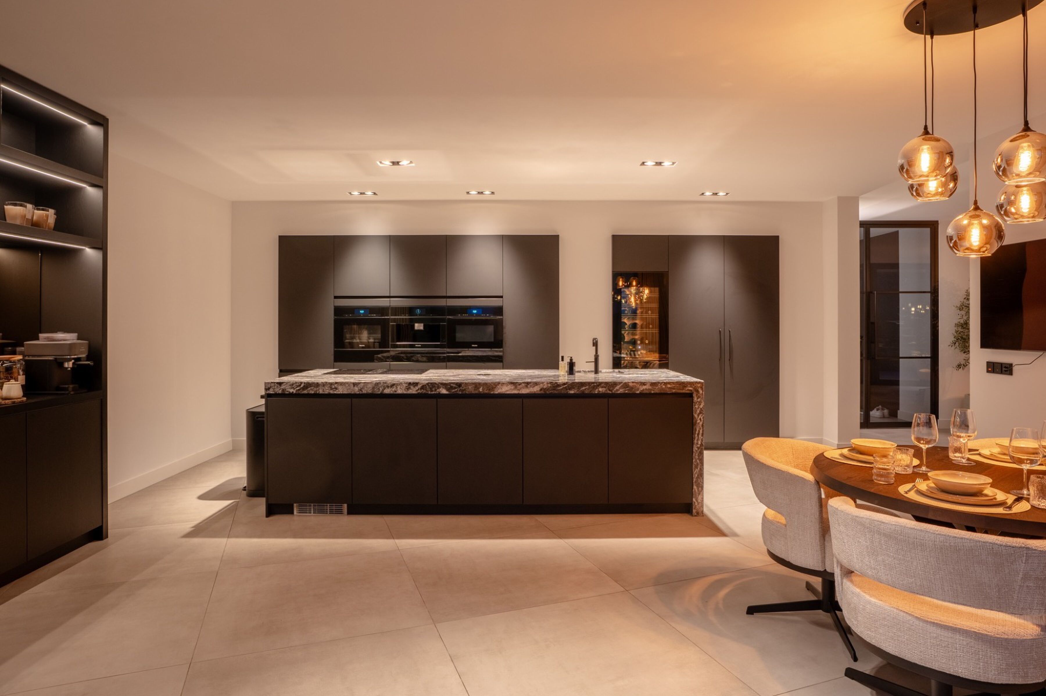 De villa van Gio Latooy in Sint-Willebrord