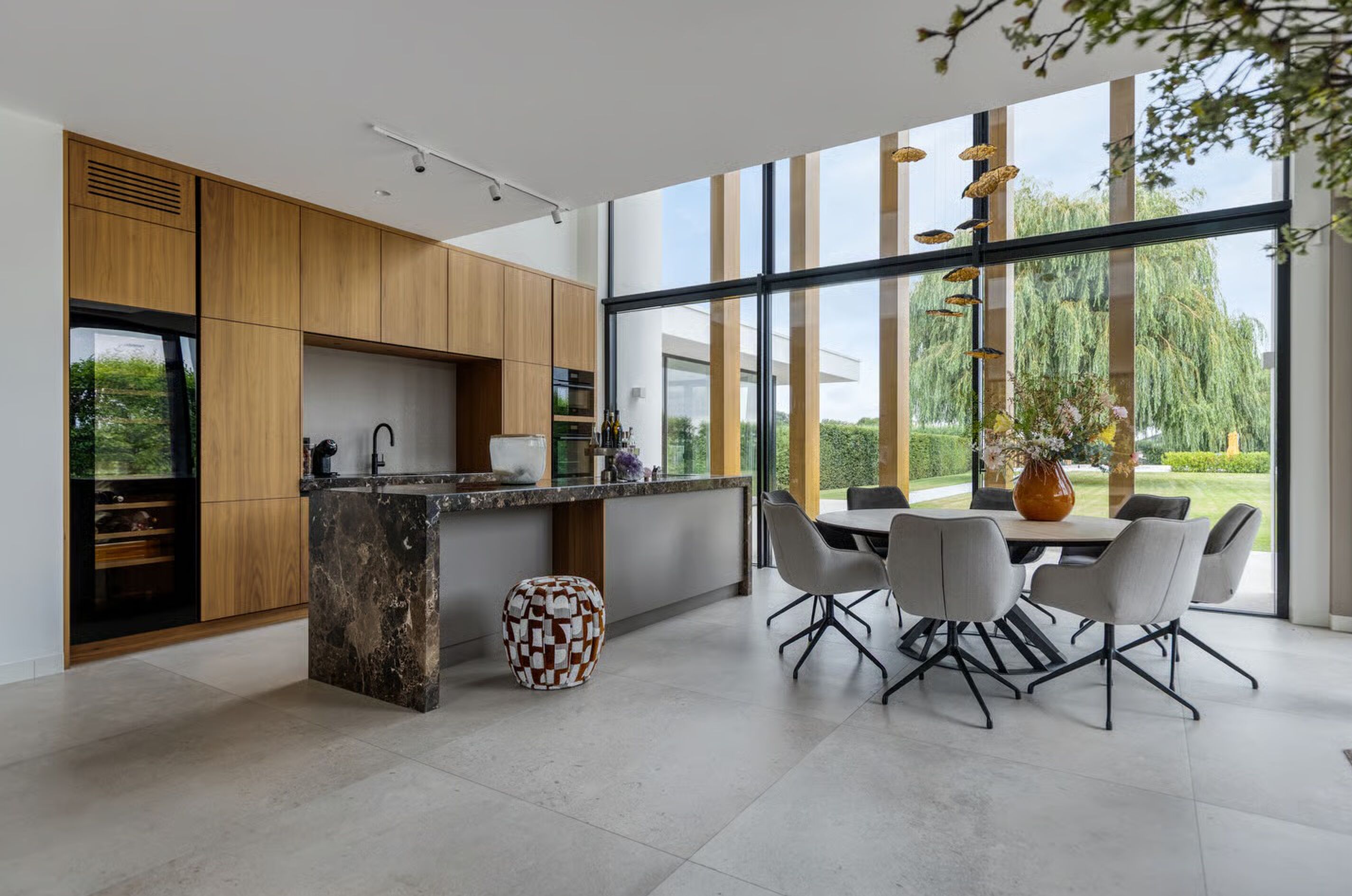 De keuken van de designvilla in Oud-Beijerland