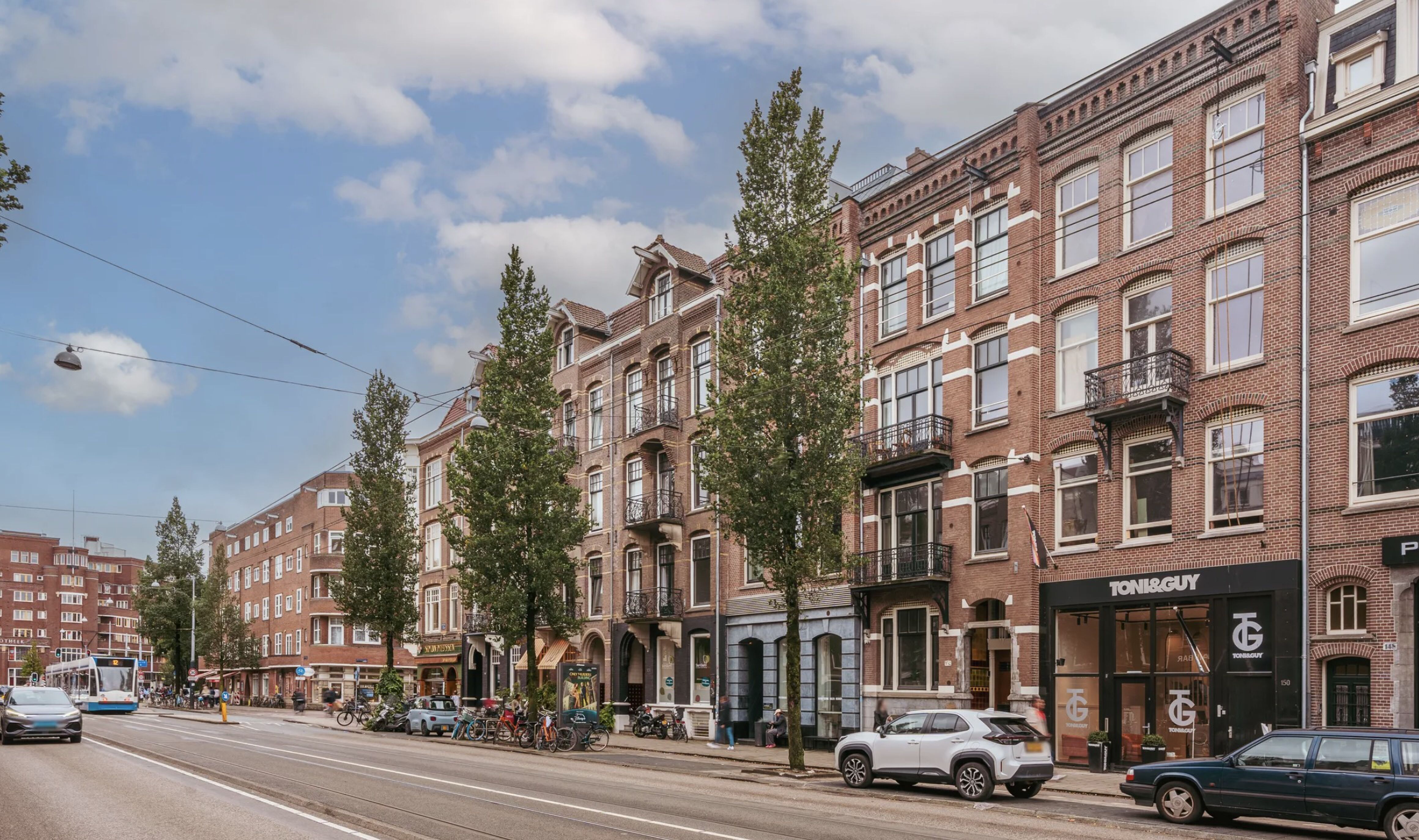 Nederlandse influencer (30) weet statige benedenwoning in Amsterdam-Zuid met stevige winst van de hand te doen
