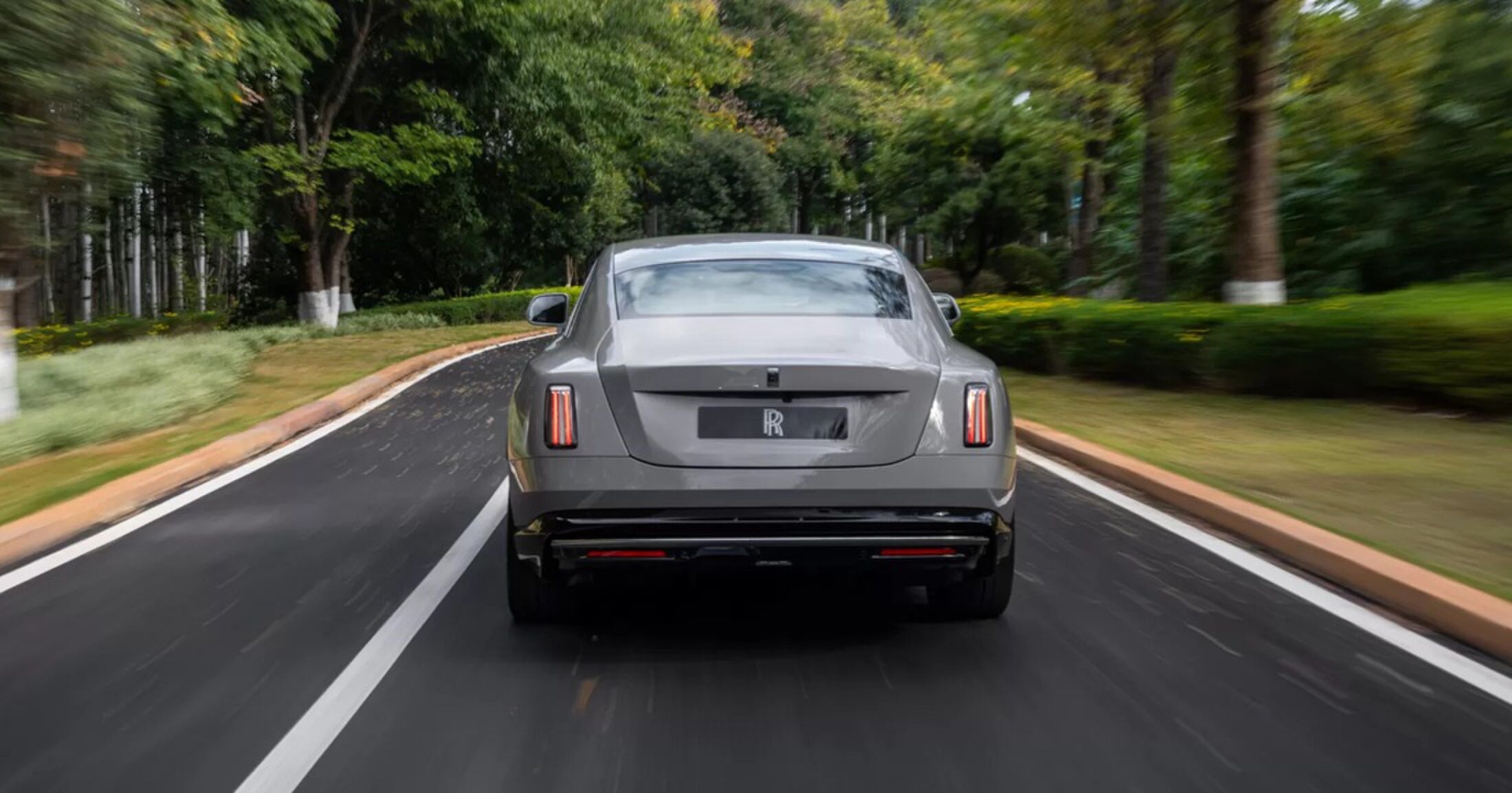 De achterzijde van de Rolls-Royce Spectre