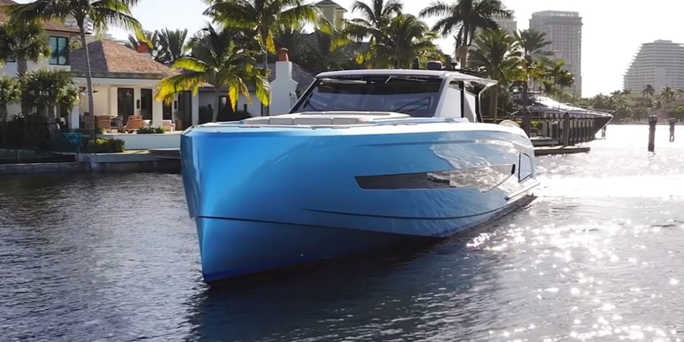 De voorkant van het tweede superjacht van Daniel Nutkins