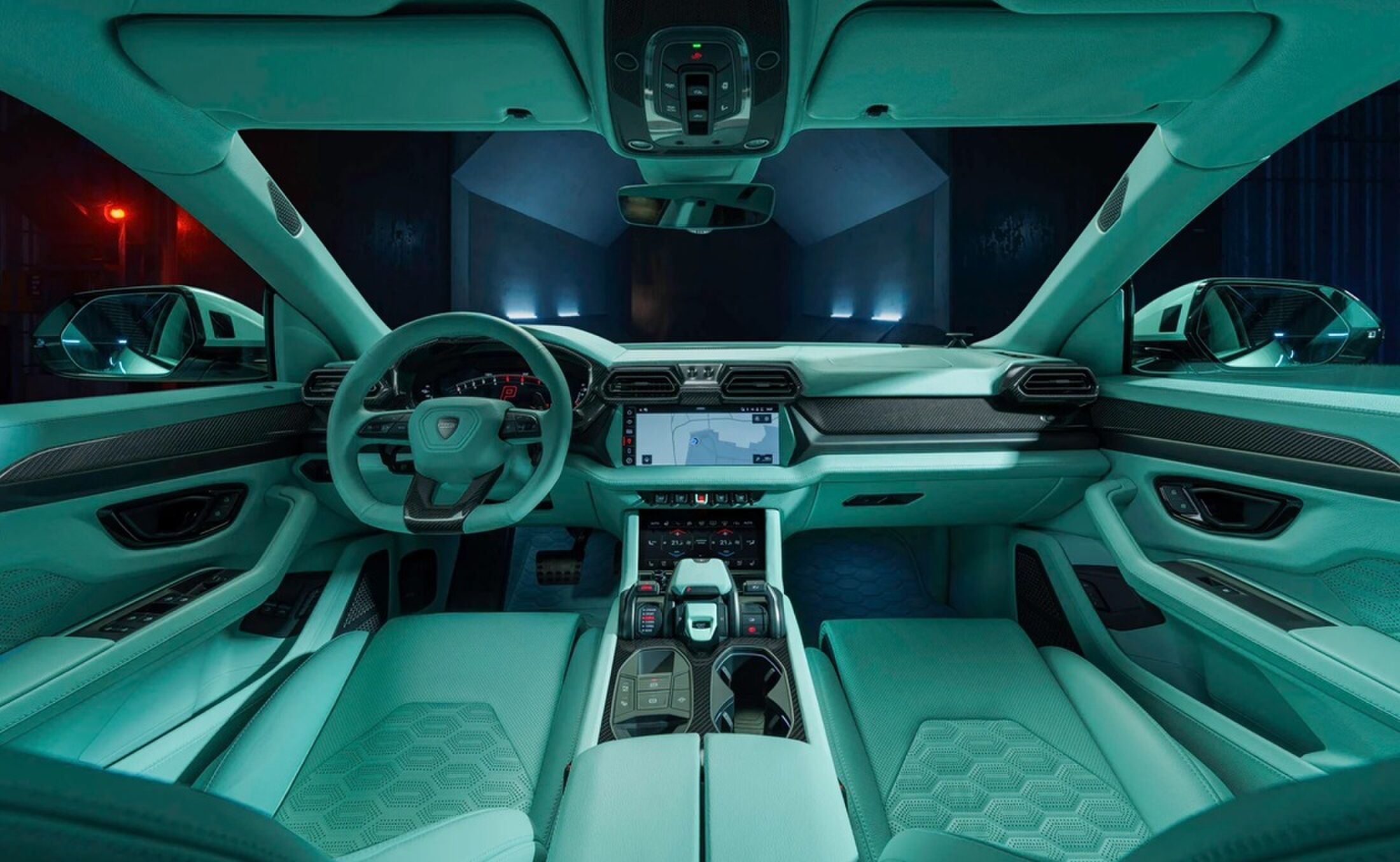 Het interieur van de aangepaste Urus