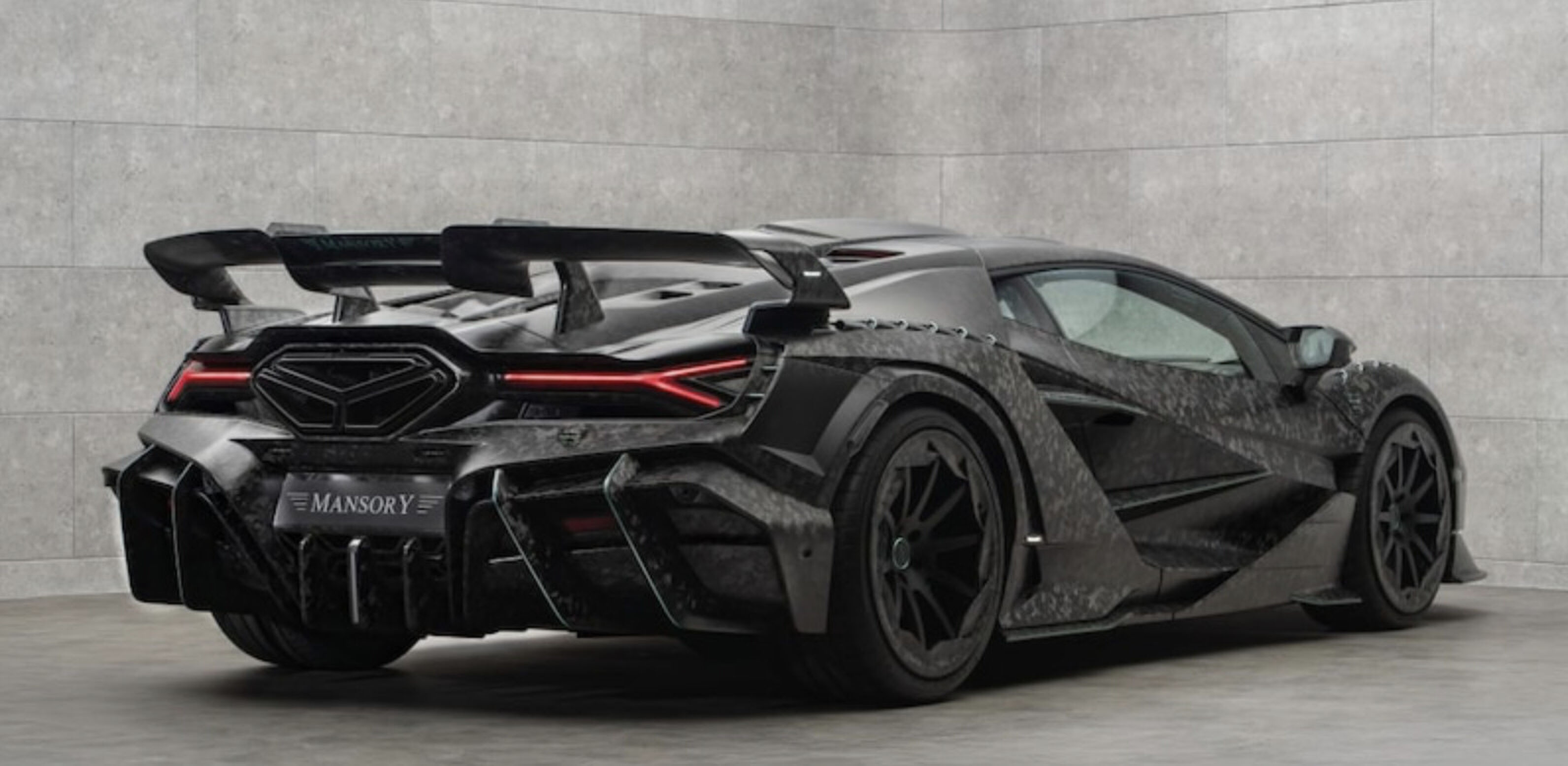 De achterzijde van de MANSORY Carbonado X