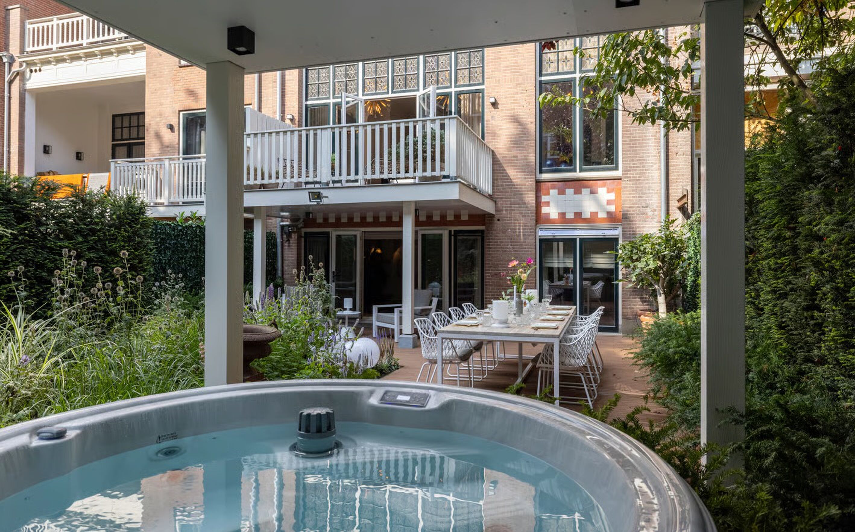 De tuin van het herenhuis in Rotterdam