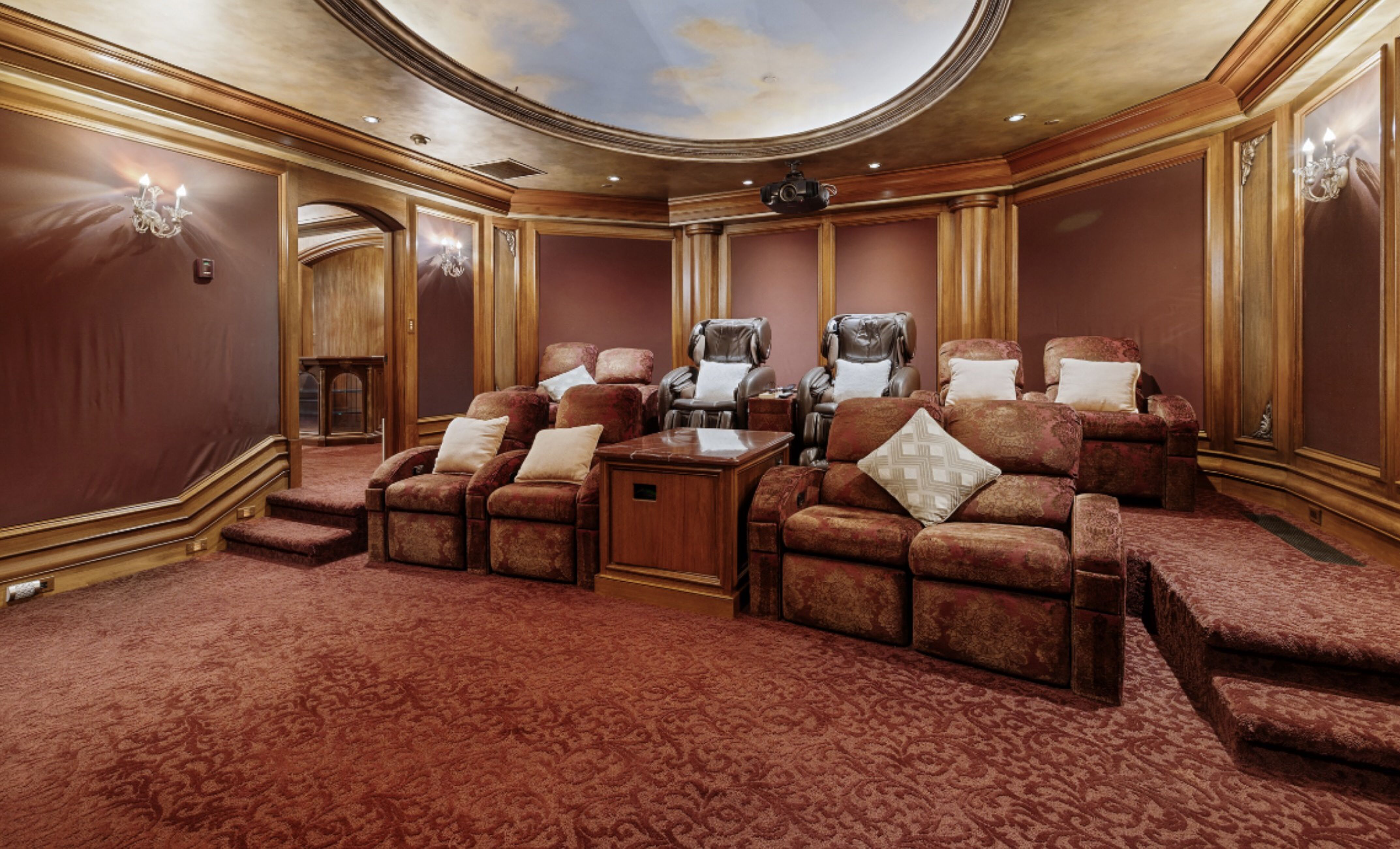 De thuisbioscoop van het landgoed in Reno