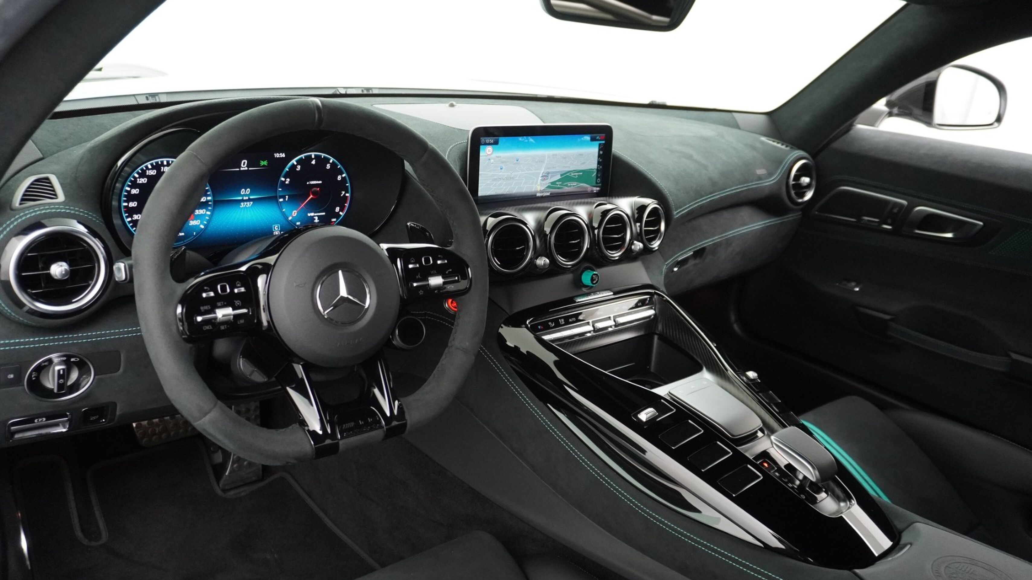 Het interieur van de Mercedes-Benz AMG GT One Edition op Marktplaats