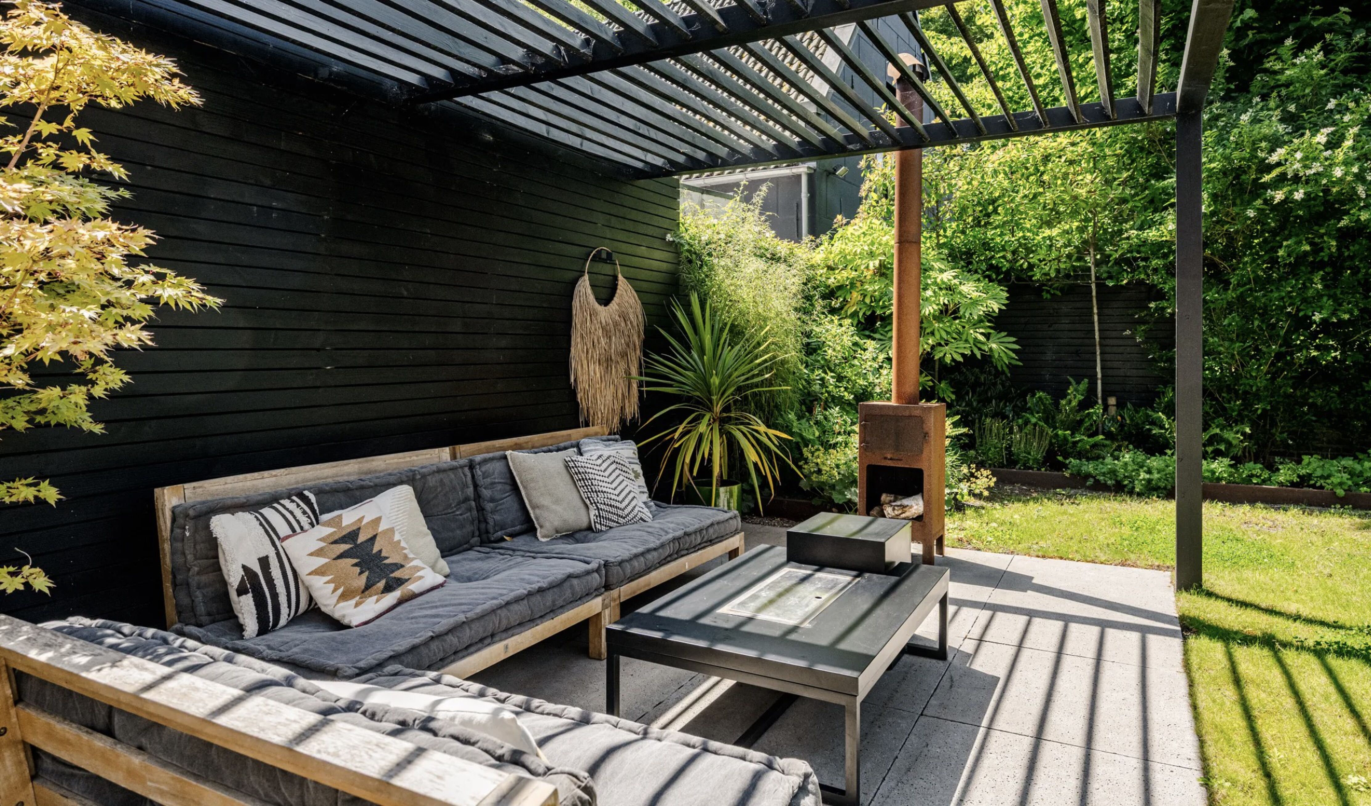 De tuin van de stadsvilla in Haarlem