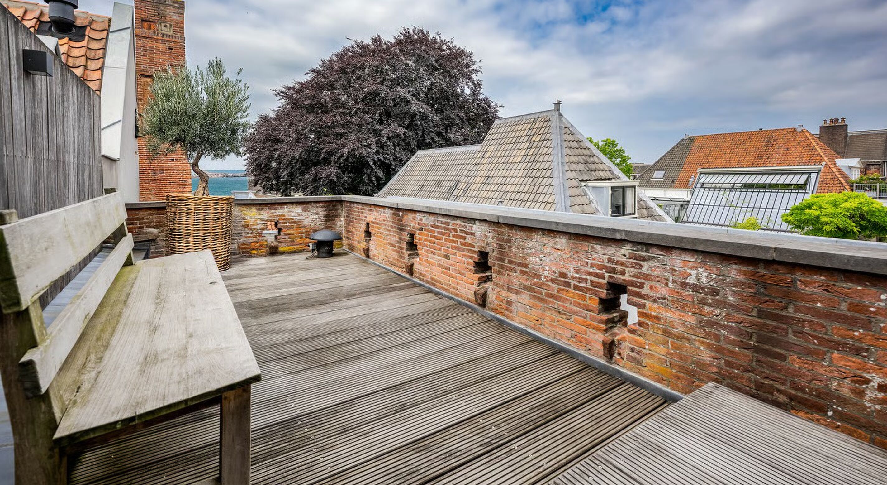 Het dakterras van het voormalige studentenhuis van prinses Beatrix in Leiden
