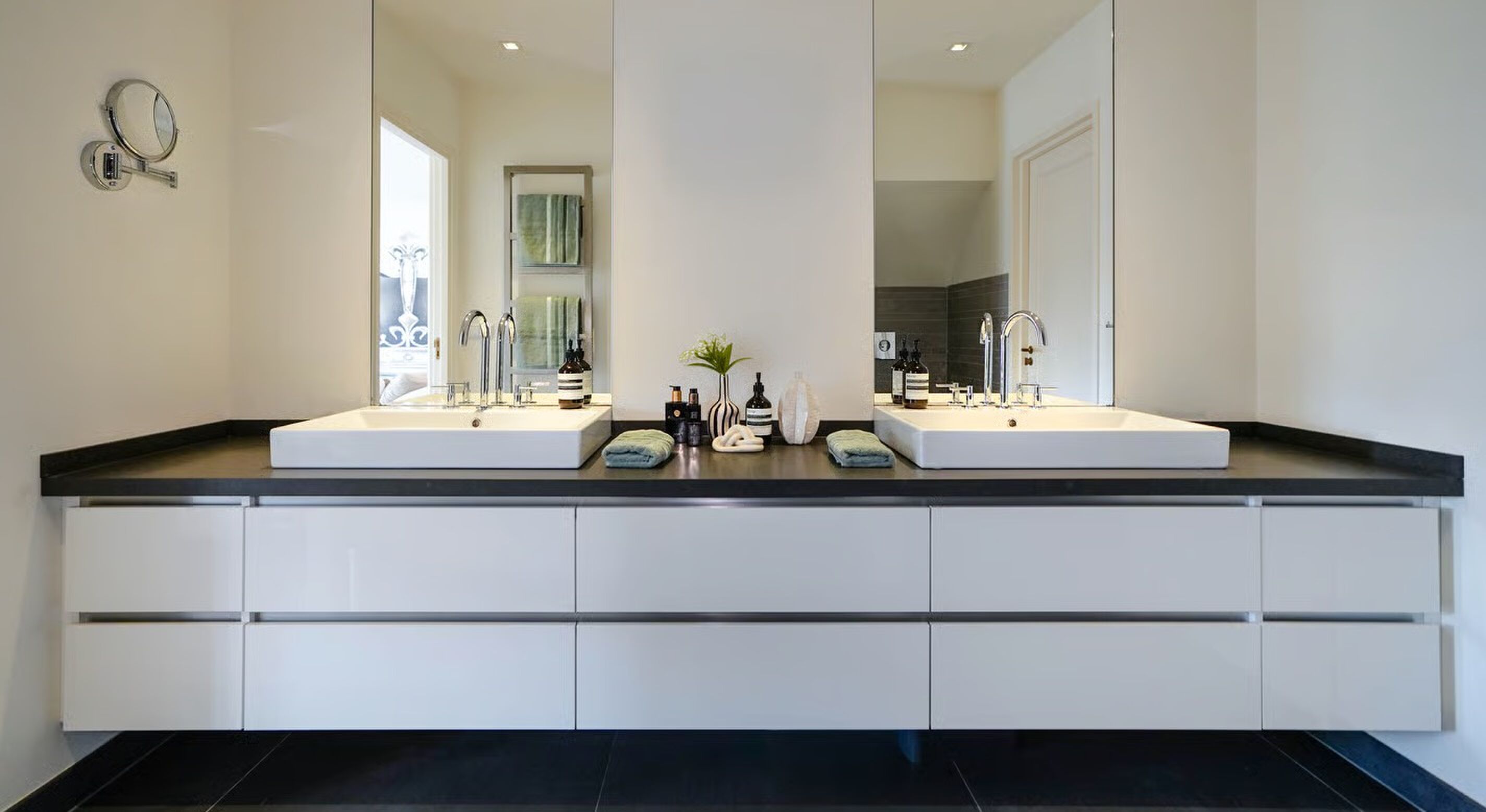 De badkamer in het voormalige studentenhuis van prinses Beatrix in Leiden