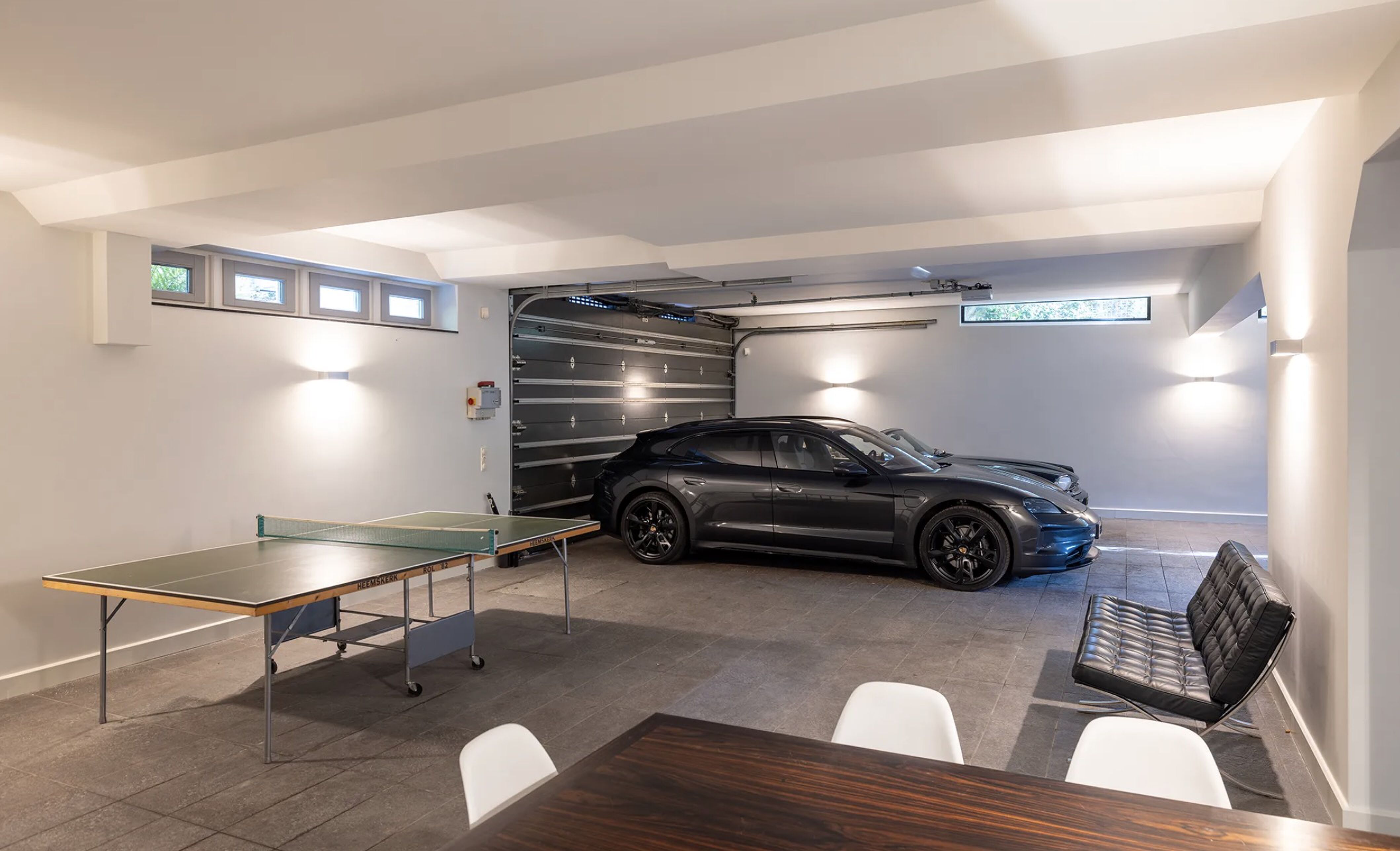 De garage van de villa in Bergen