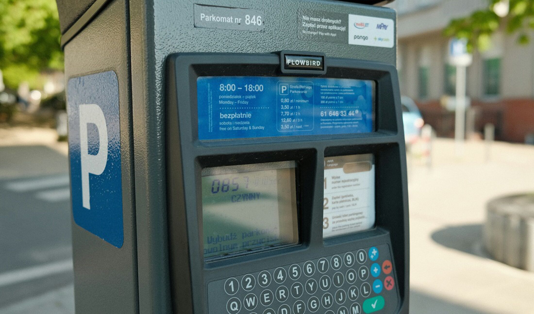 Een parkeerautomaat op straat