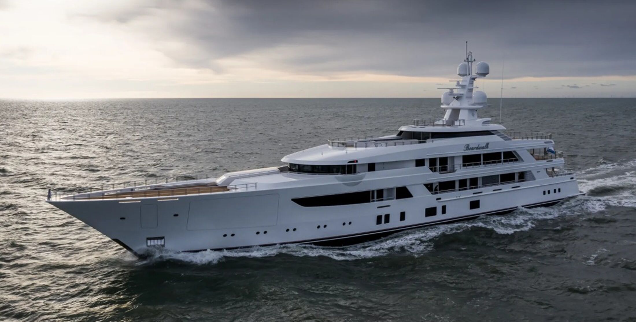 Een superjacht van Feadship dat in prijs daalde