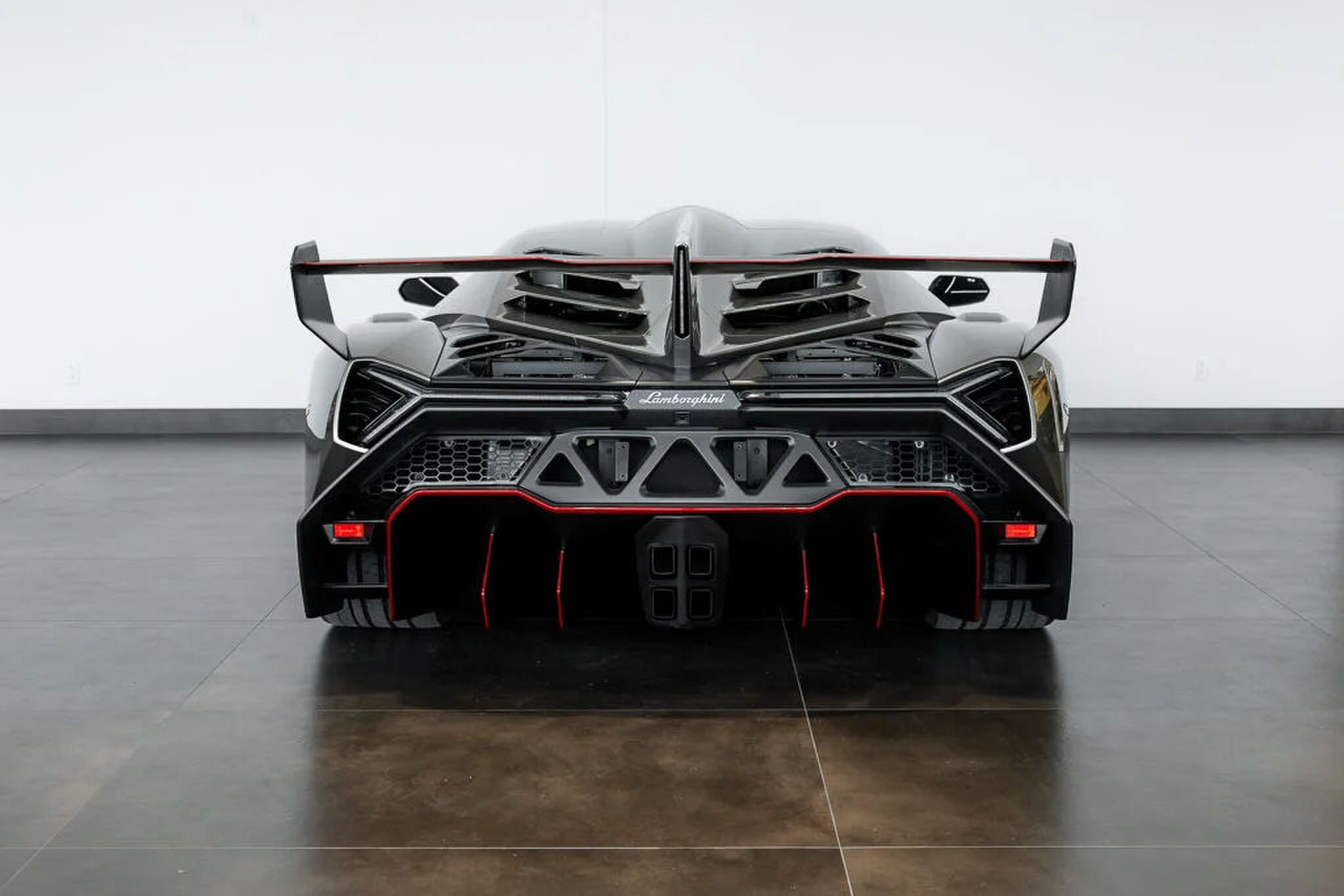 De achterkant van de Lamborghini Veneno