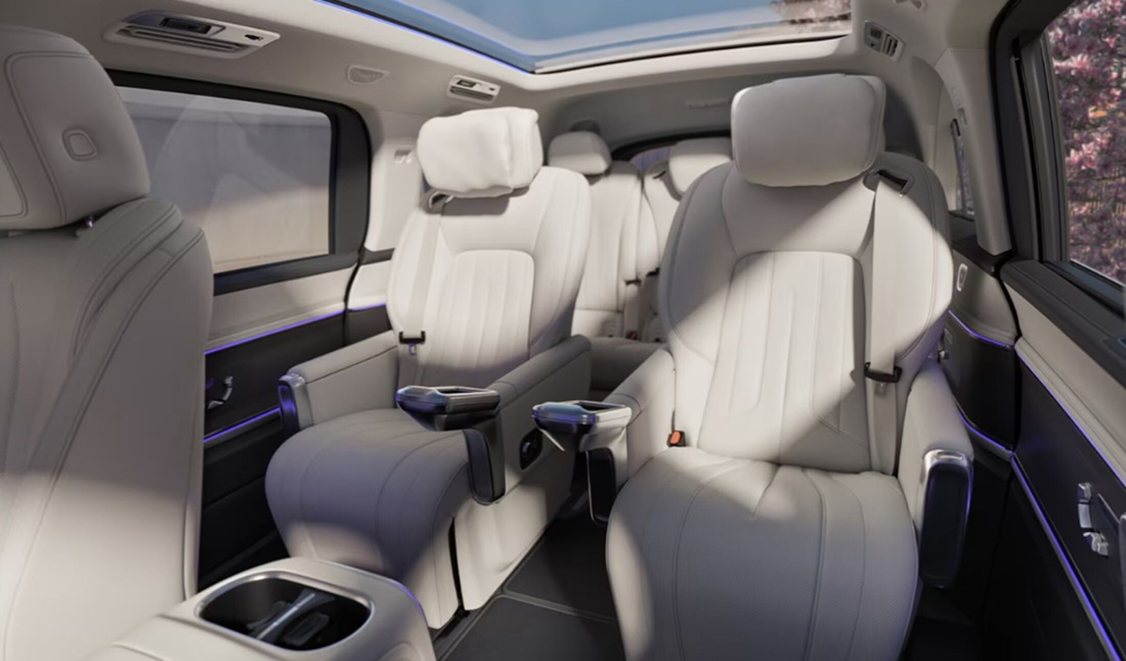 De luxe stoelen in de Mercedes VLE