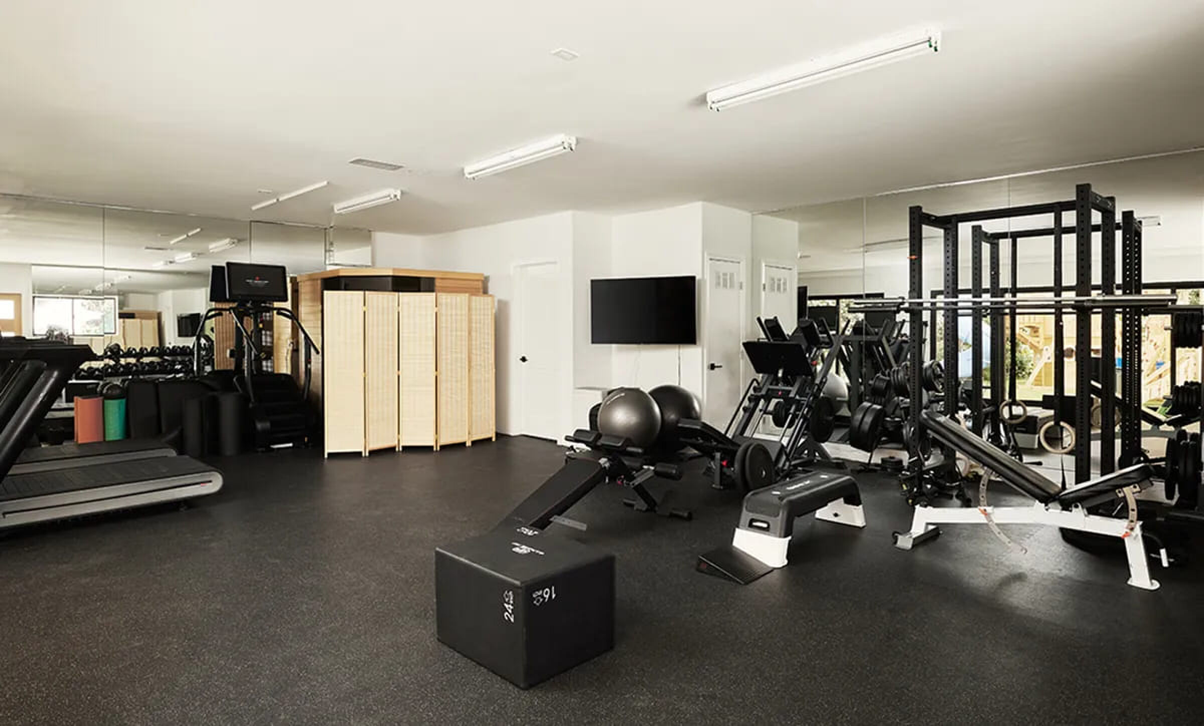 De sportschool in de villa van Meghan Trainor
