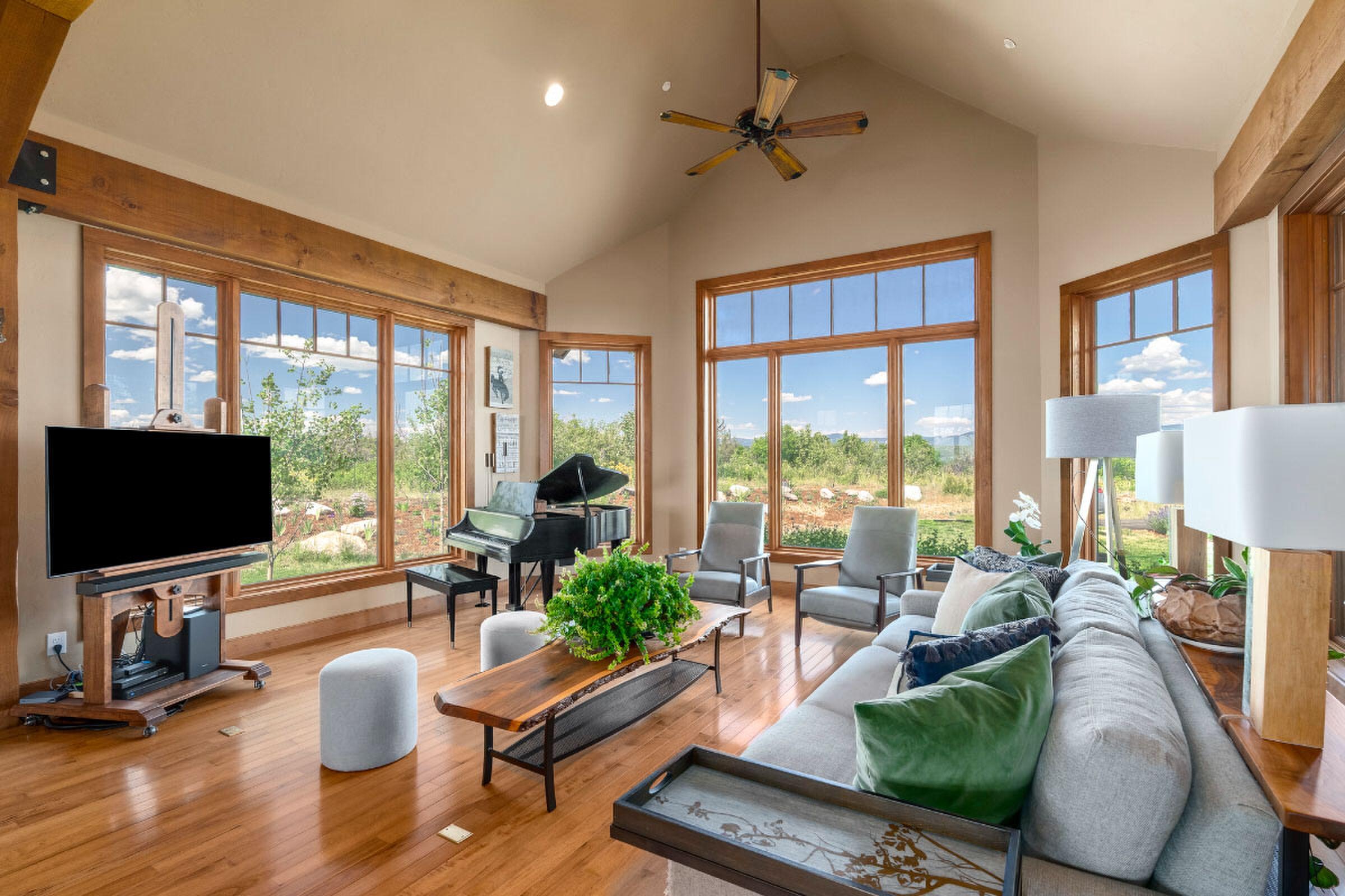 De woonkamer van de woning in Colorado