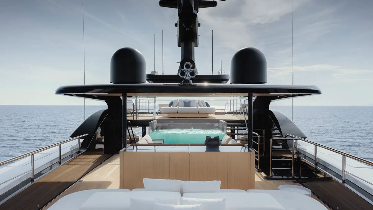 Het bovendek van de Sanlorenzo Contigo