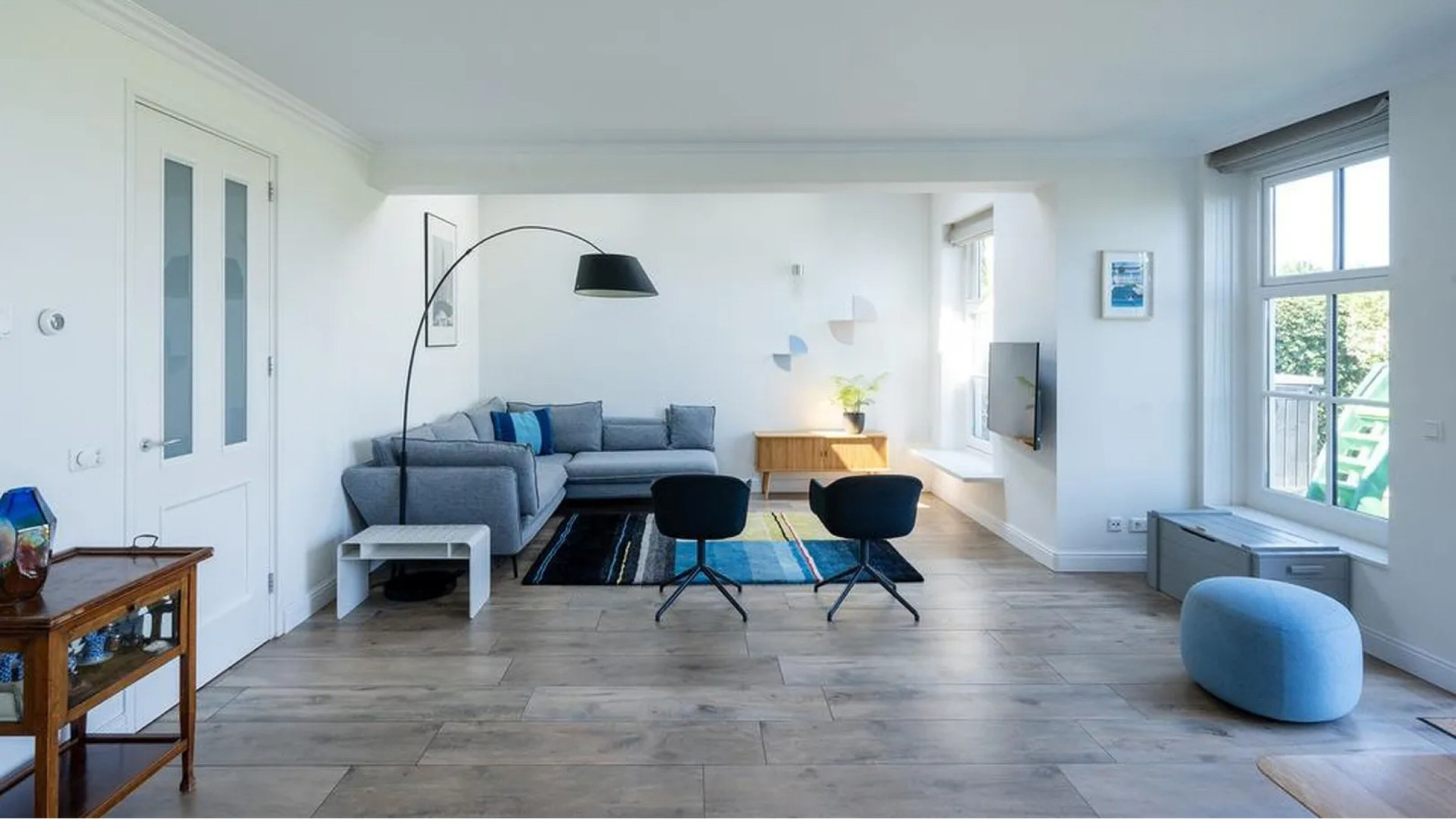 De woonkamer in de woning van Jan Smit