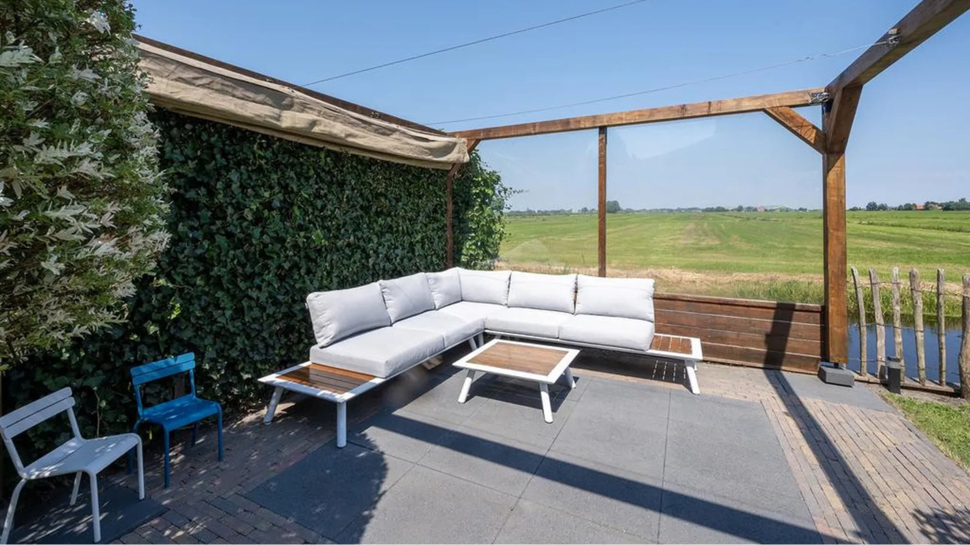 De tuin bij de woning van Jan Smit