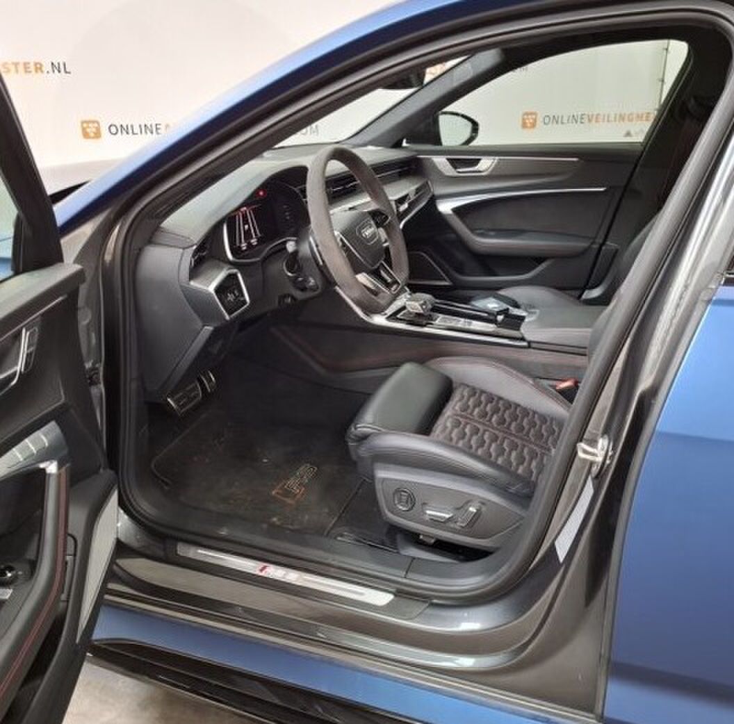 Het interieur van de bij Domeinen aangeboden Audi RS6 Avant