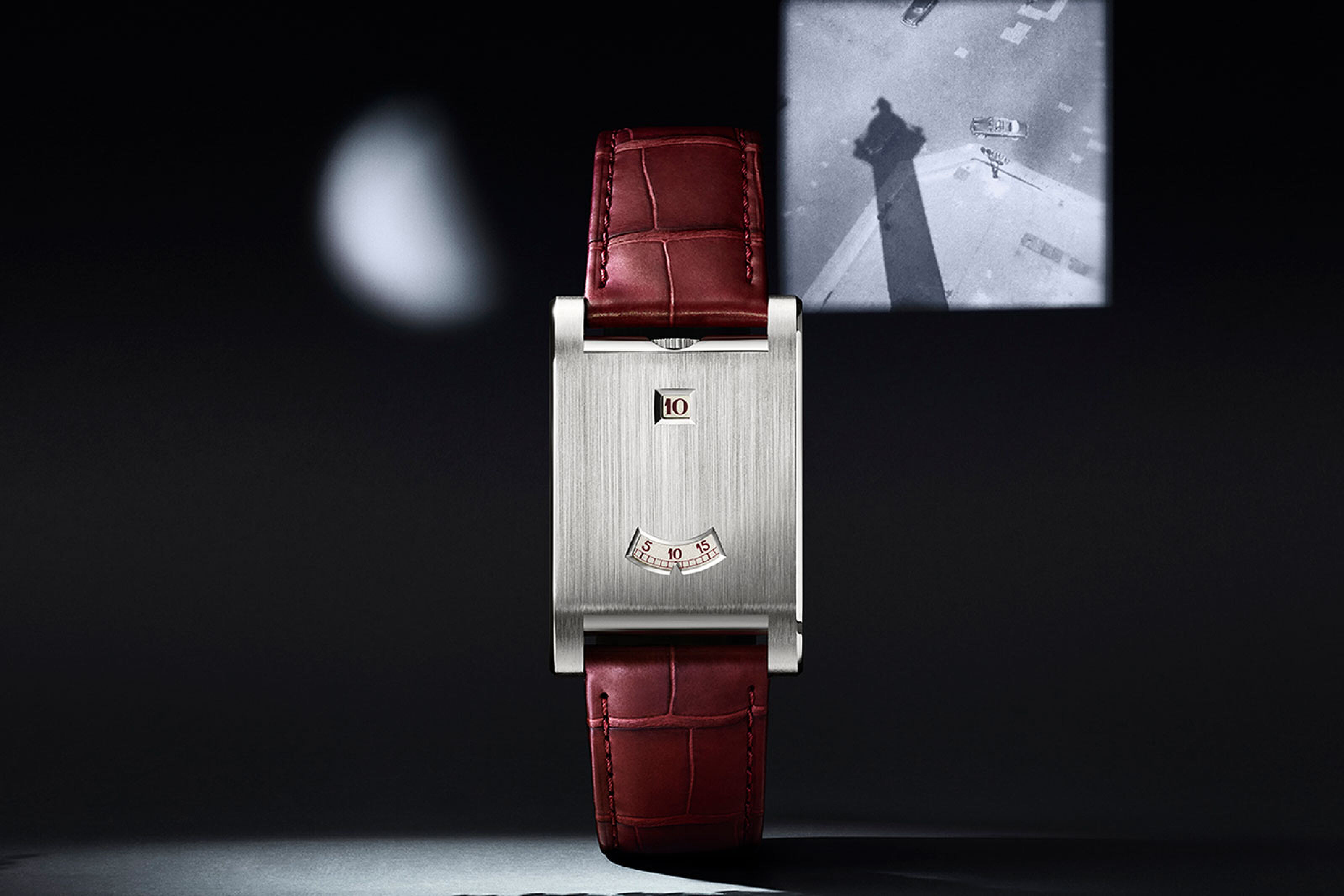 De Cartier Tank à Guichets die Ryan Coogler tijdens de Oscars droeg