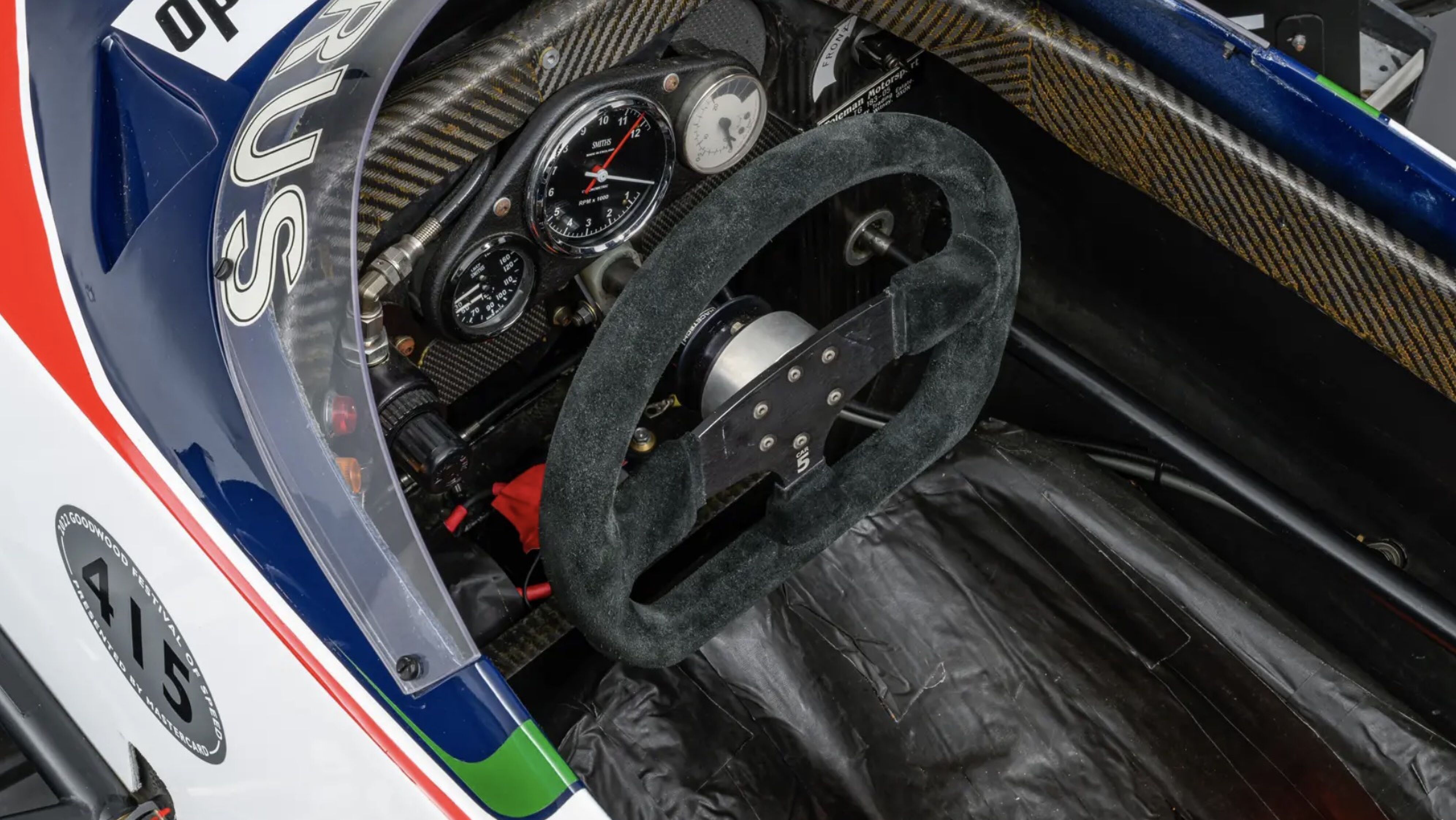 Het interieur van de eerste Formule 1-auto van Ayrton Senna die naar de veiling gaat