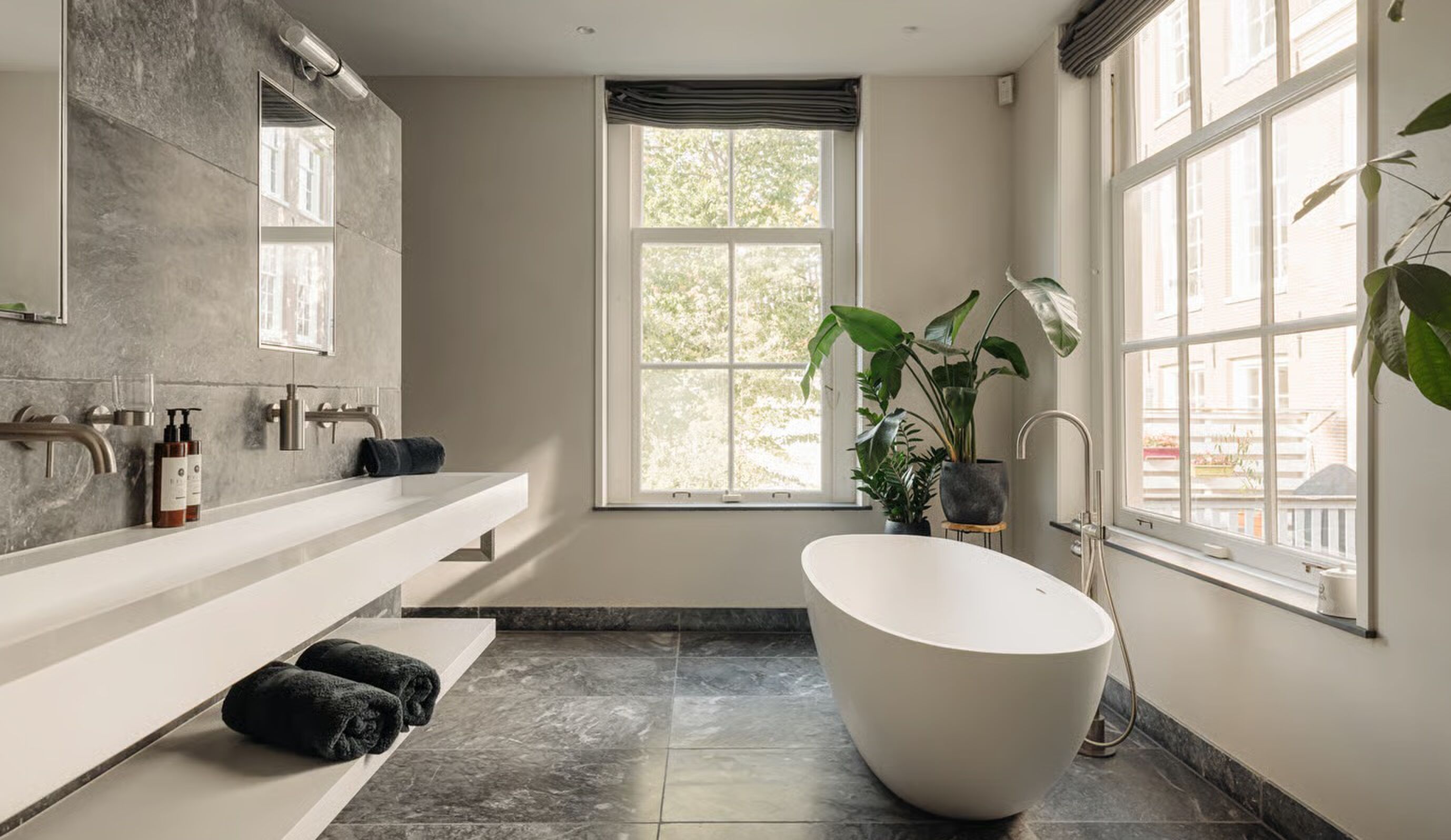 De badkamer van het grachtenpand in Amsterdam