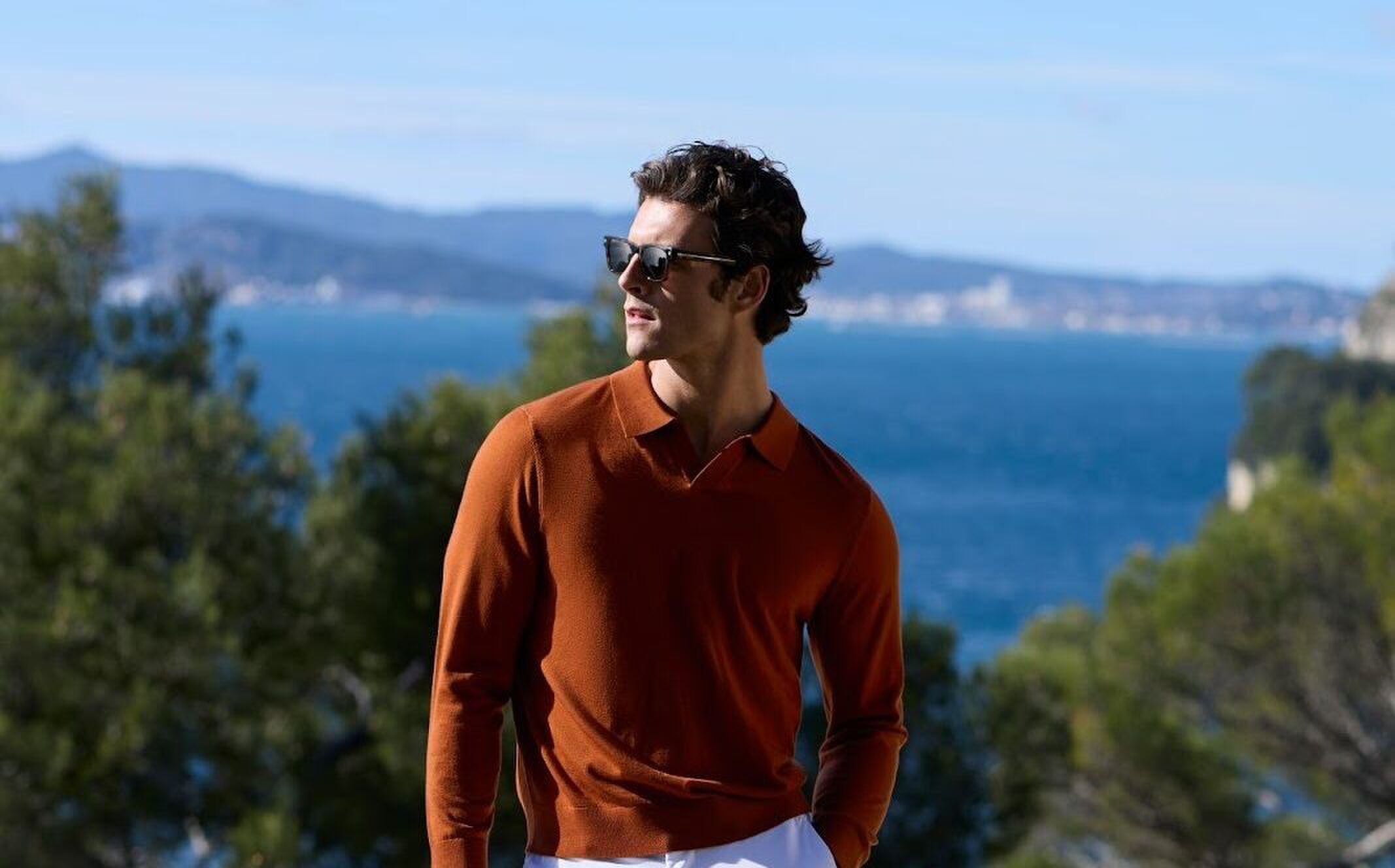 Een model van ICON Amsterdam poseert