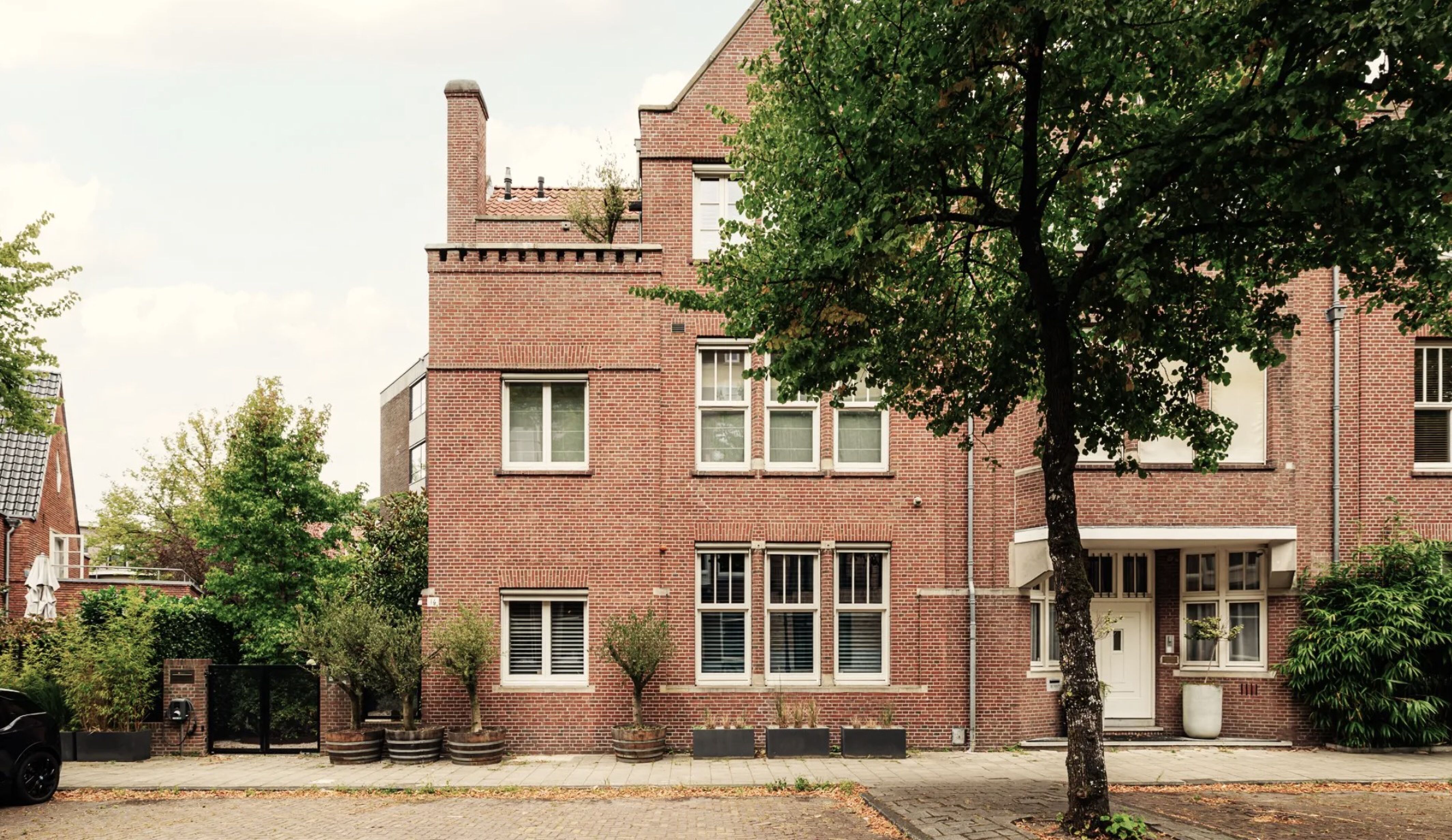 De voorzijde van het pand van de Duitse investeerder in Amsterdam-Zuid