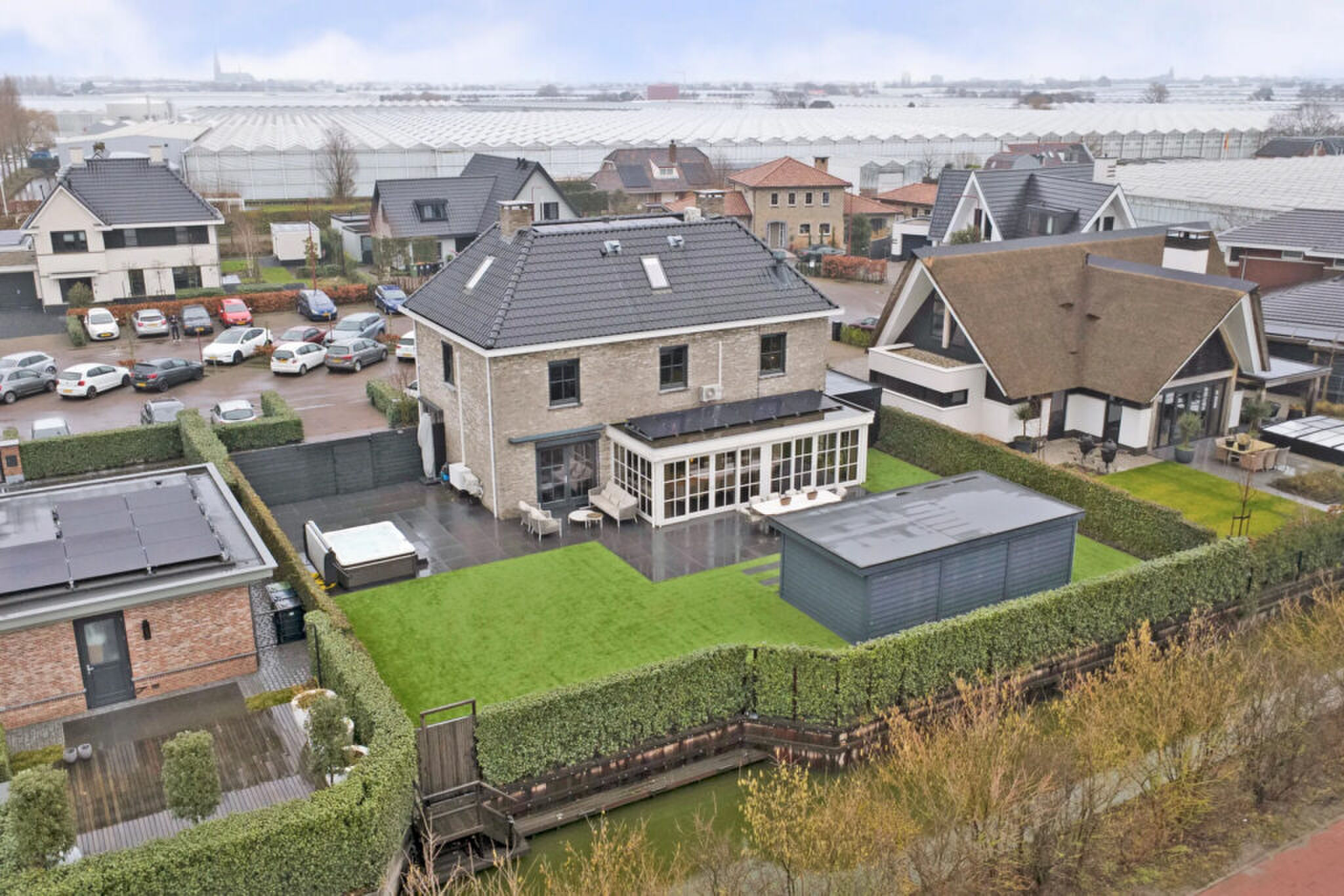 Westlandse villa met Versace-tintje kost € 2,3 miljoen