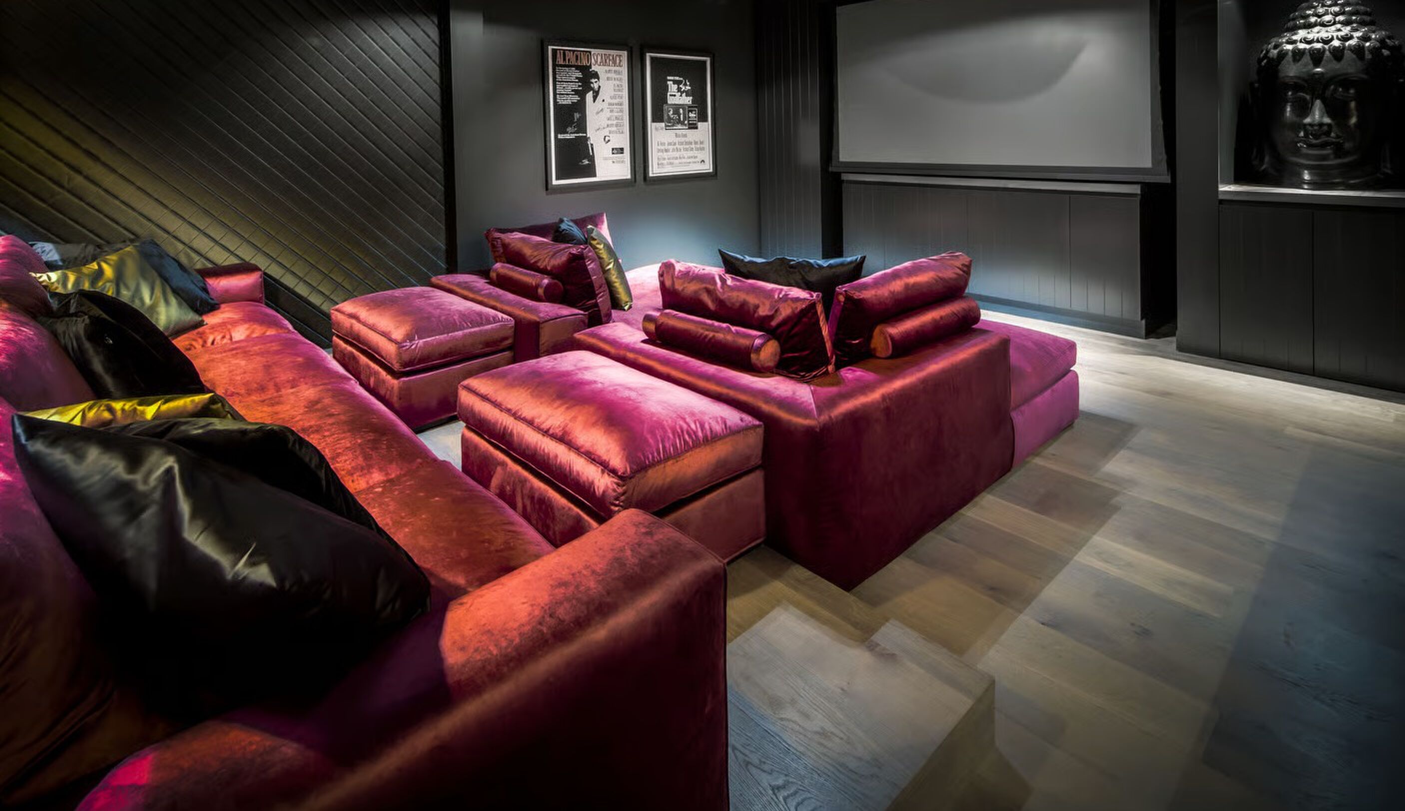 De thuisbioscoop van de villa van Michael van Beers in Blaricum