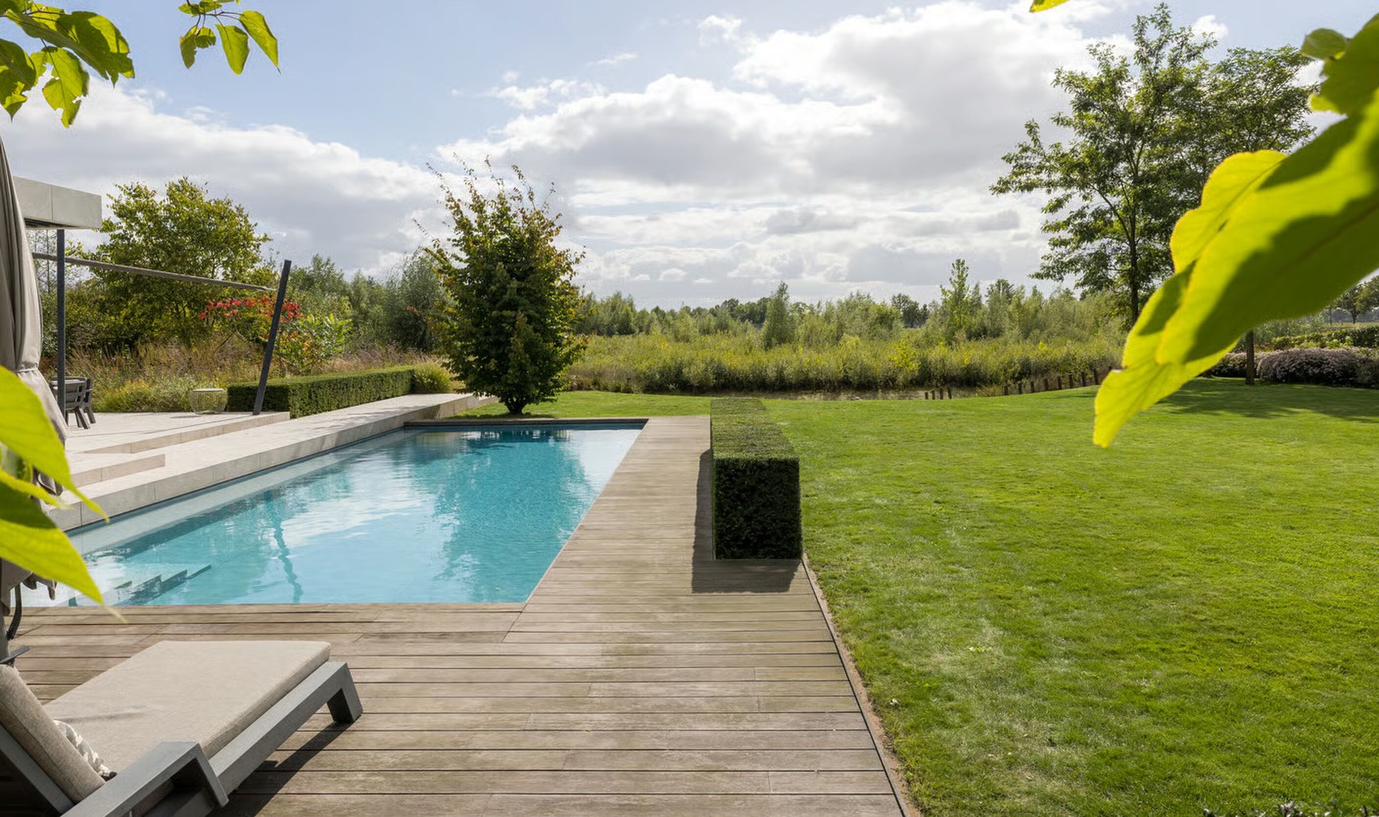 Het zwembad van de villa in Sint-Oedenrode