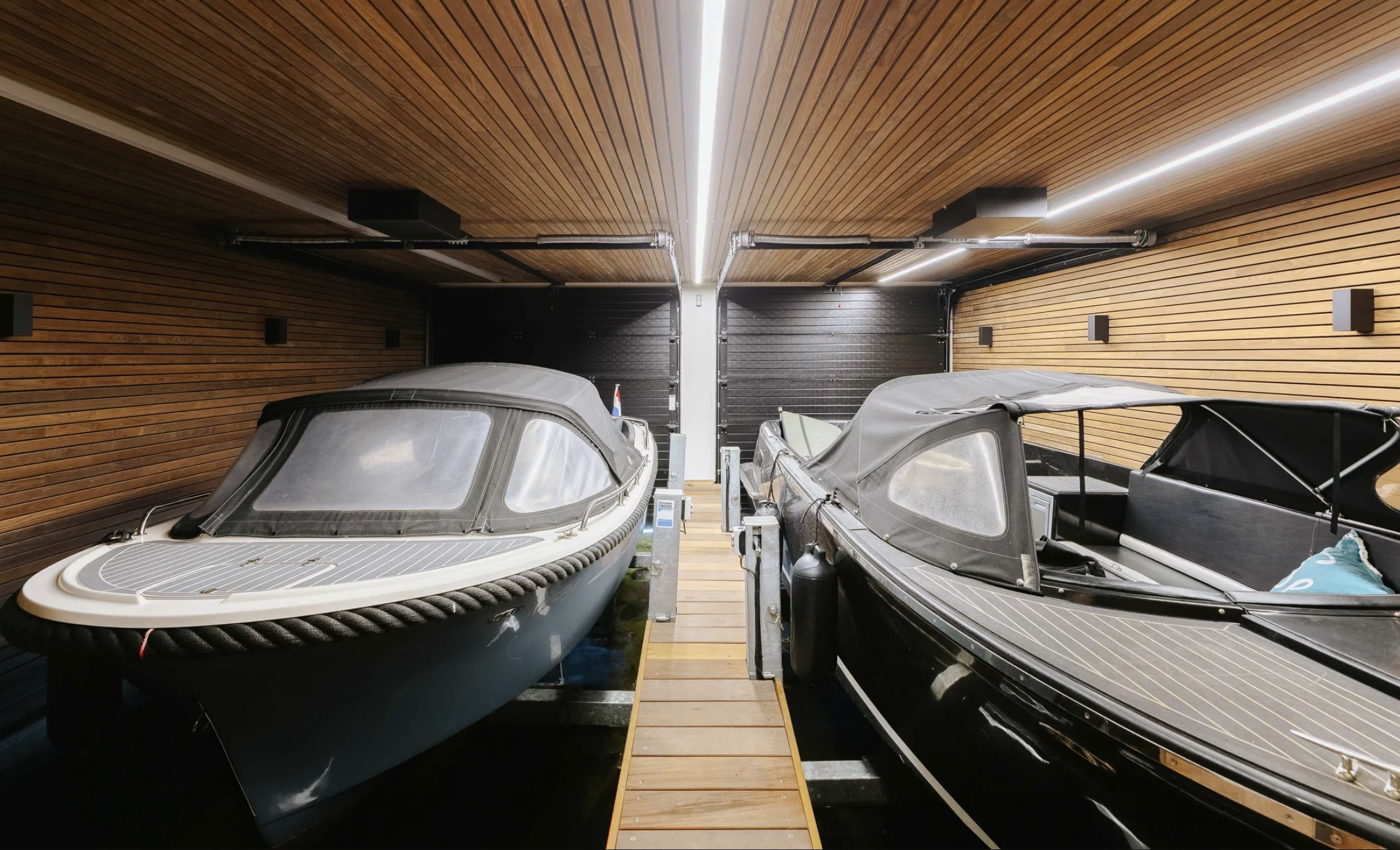 Het boothuis bij de villa in Vinkeveen