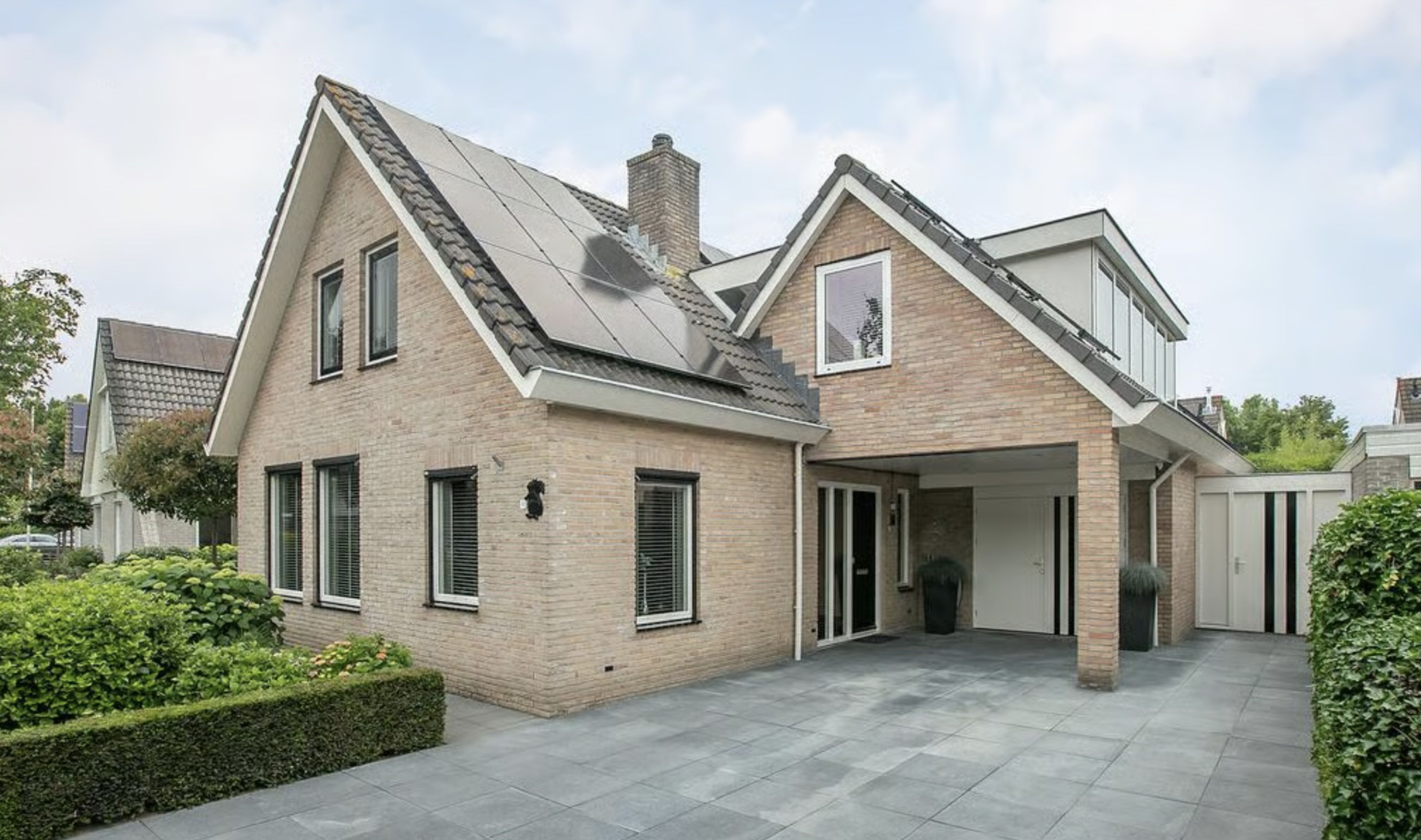 Oud-politicus Henk Krol (75) vertrekt terug naar Brabant en zet Zeewoldens optrekje te koop voor bij