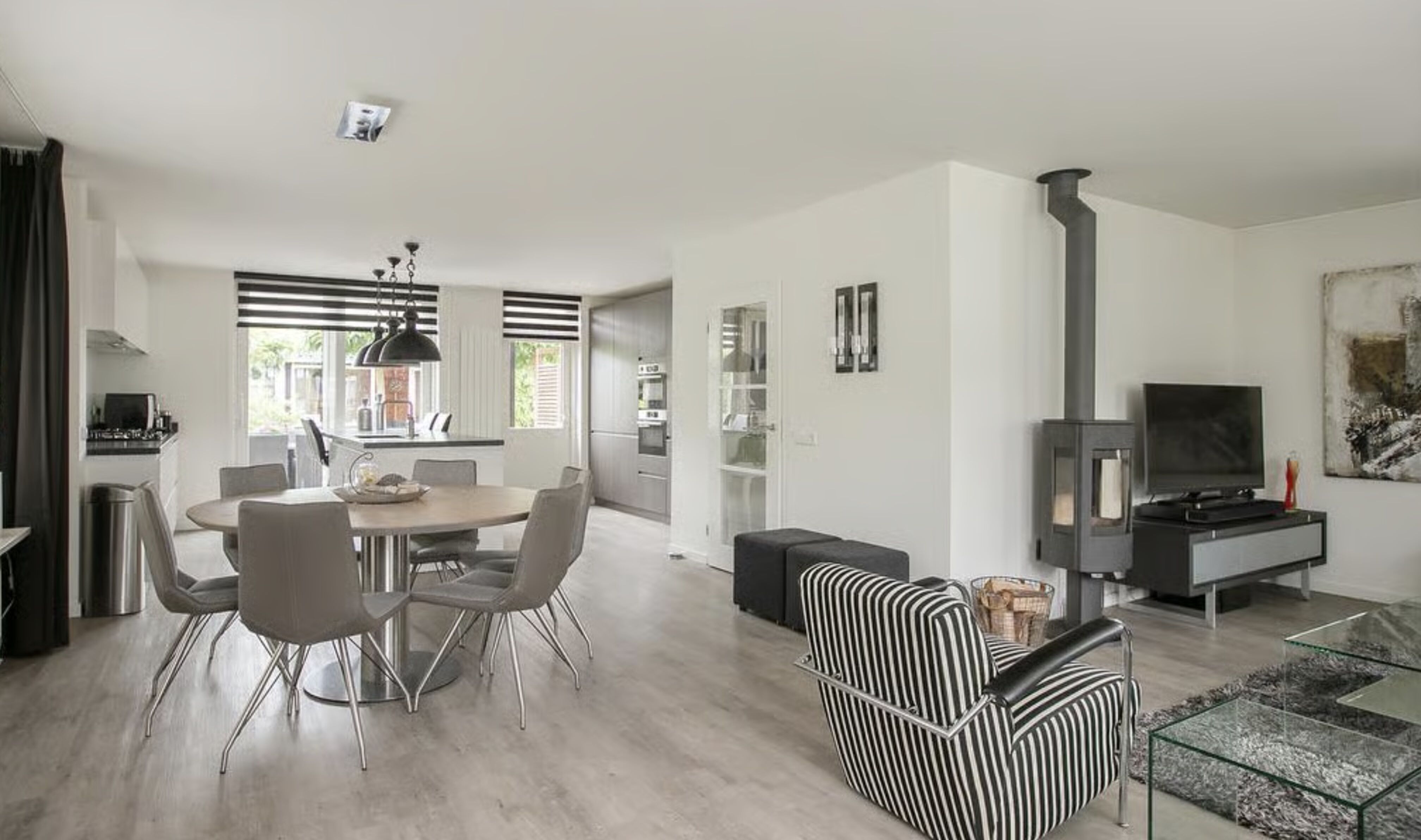 De woonkamer van de woning van Henk Krol in Zeewolde