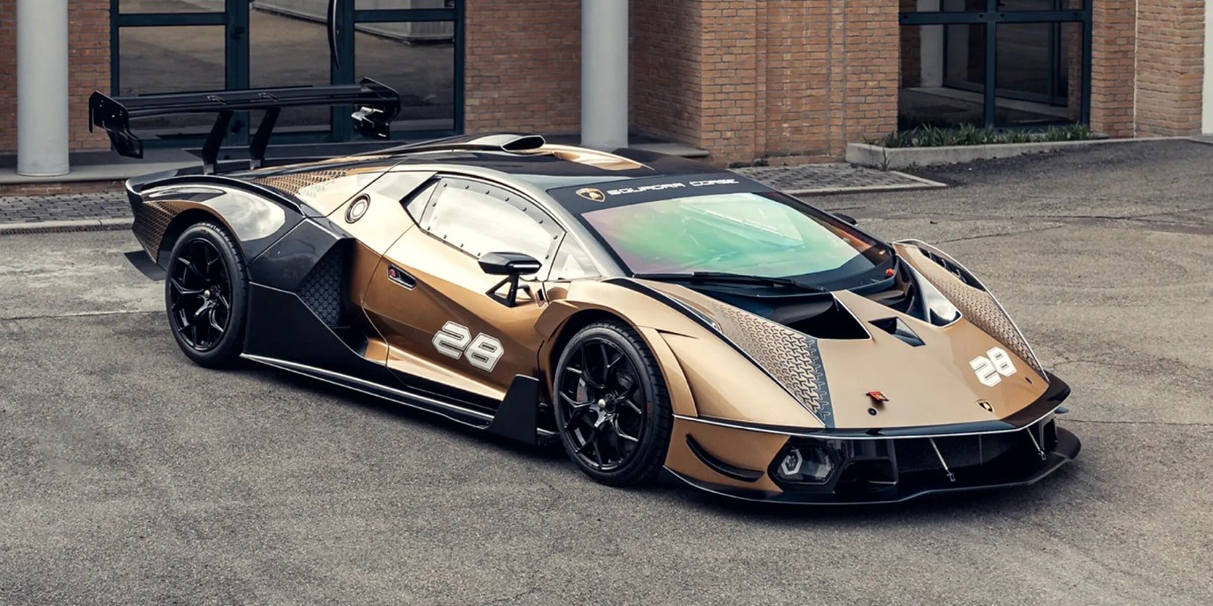 Pech voor miljonair: zeldzame Lamborghini dreigt fikse