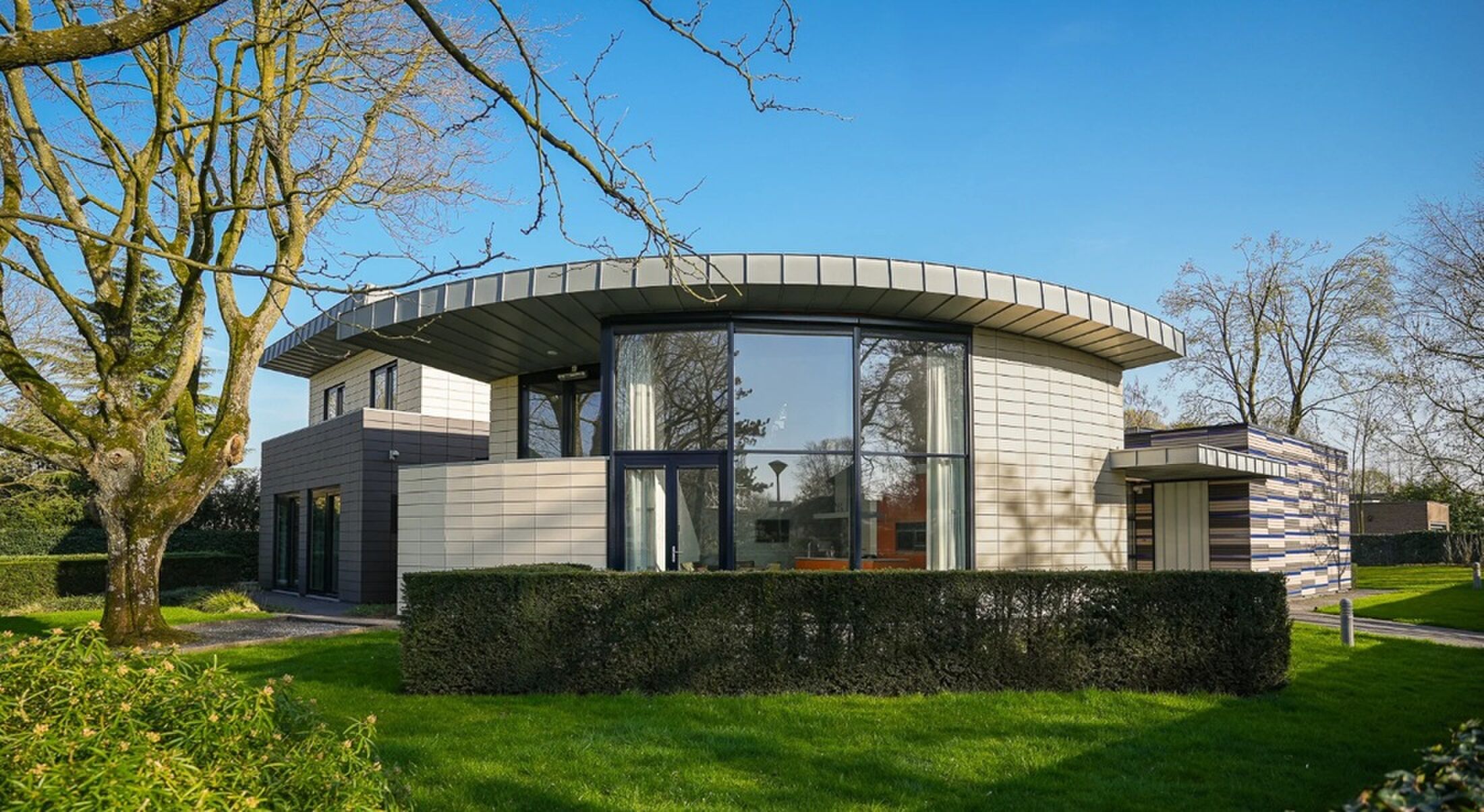 De buitenkant van de sciencefictionvilla