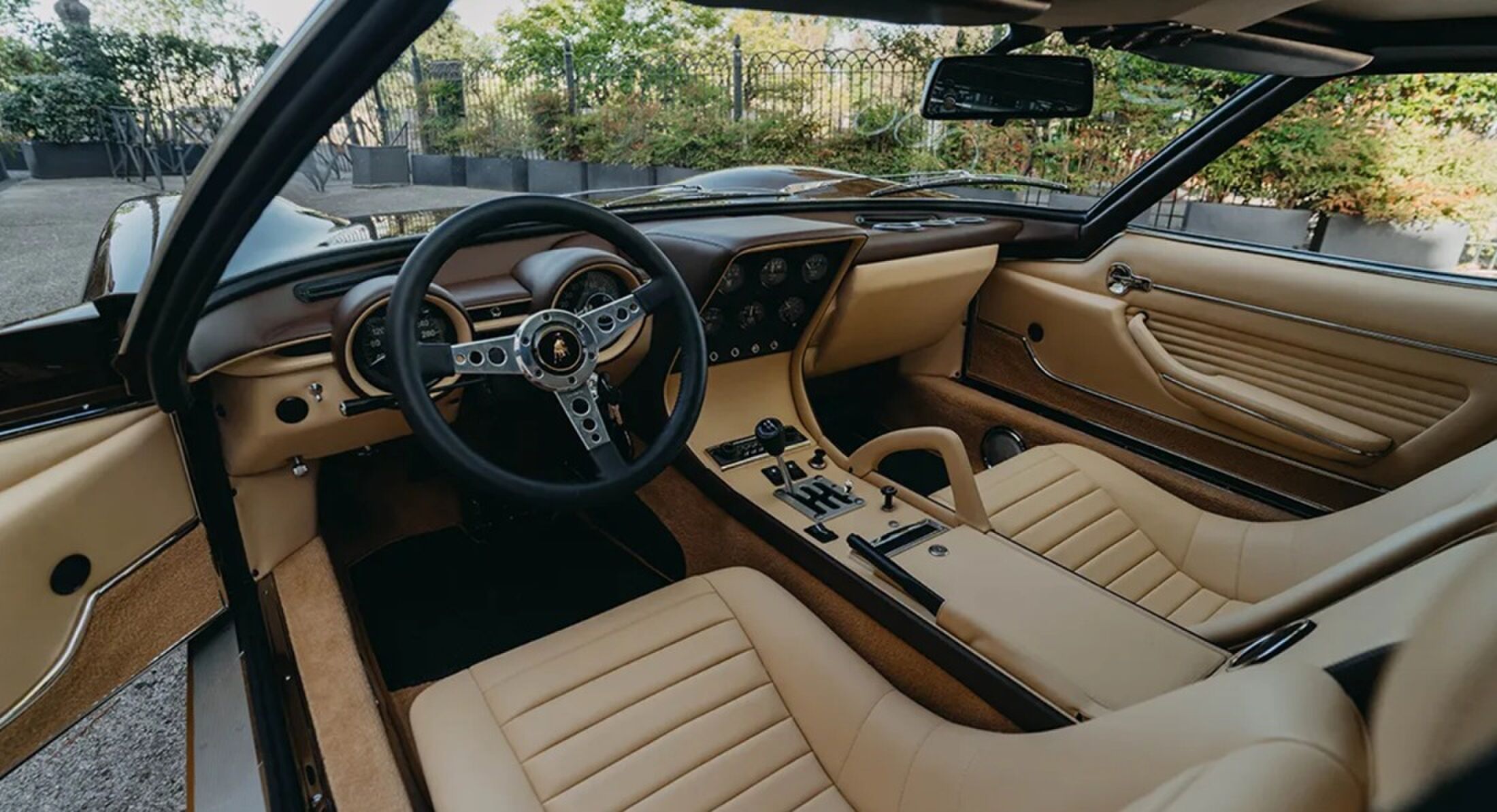 Het interieur van de Lamborghini Miura