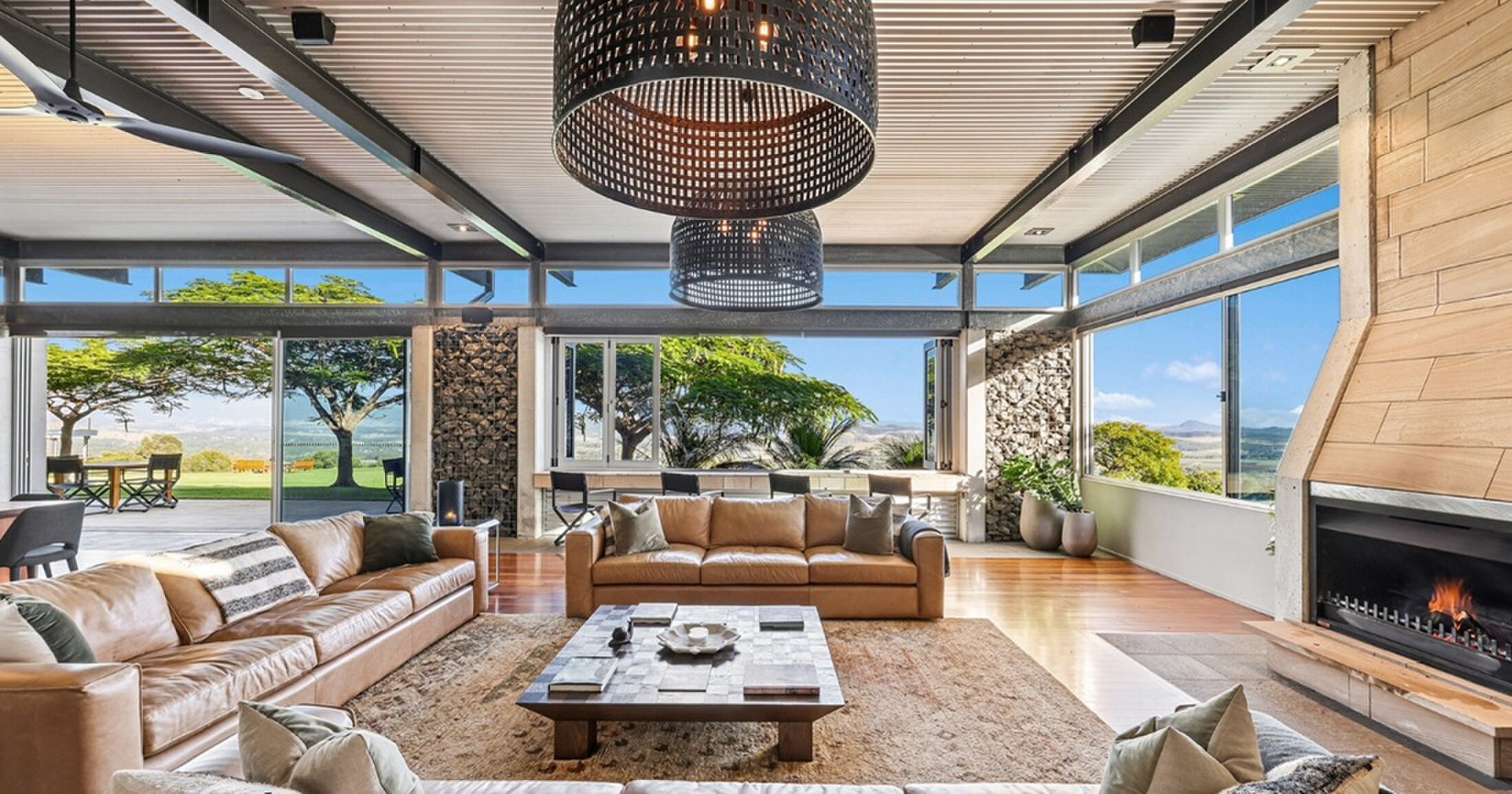 De living van de villa op de Australische ranch