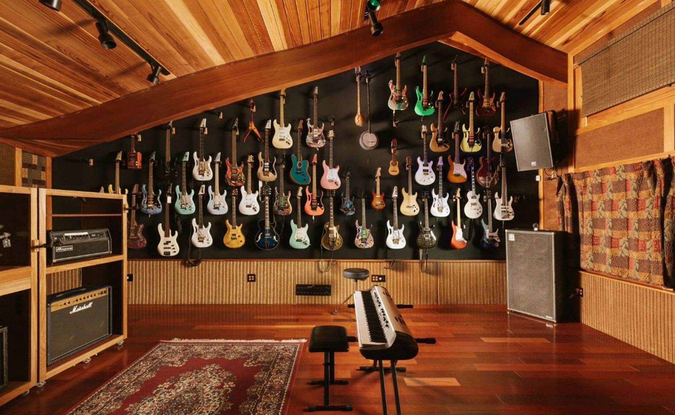 De muziekstudio in de miljoenenwoning in Los Angeles