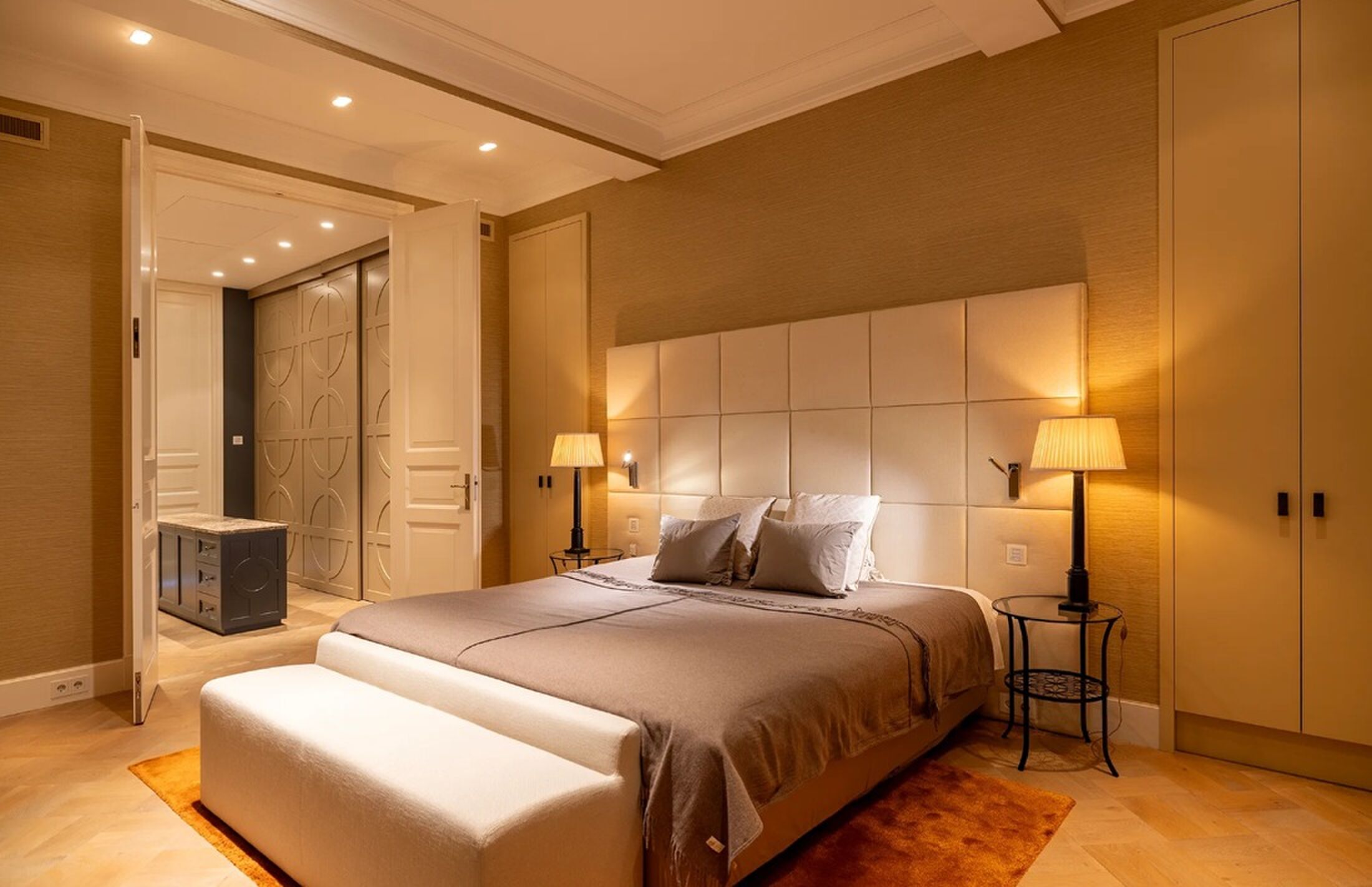 De mastersuite van het herenhuis in Amsterdam