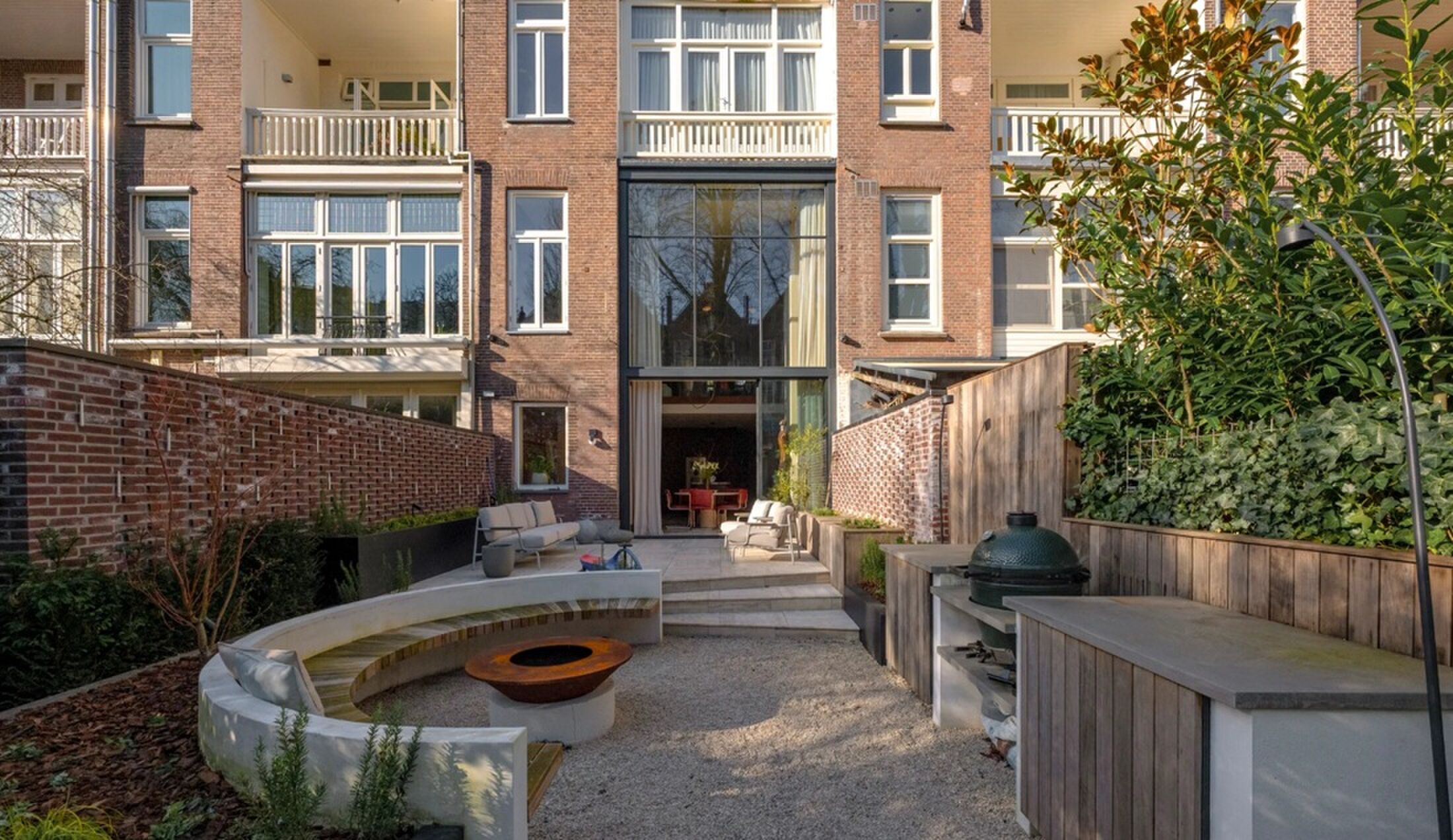 De achtertuin van de woning