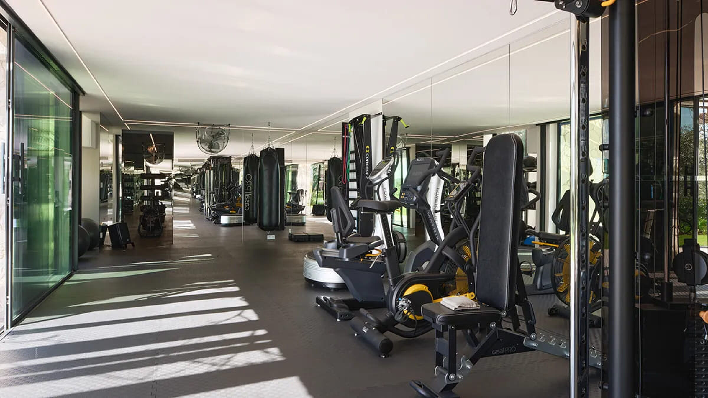 De sportschool in de villa aan de C&ocirc;te d'Azur