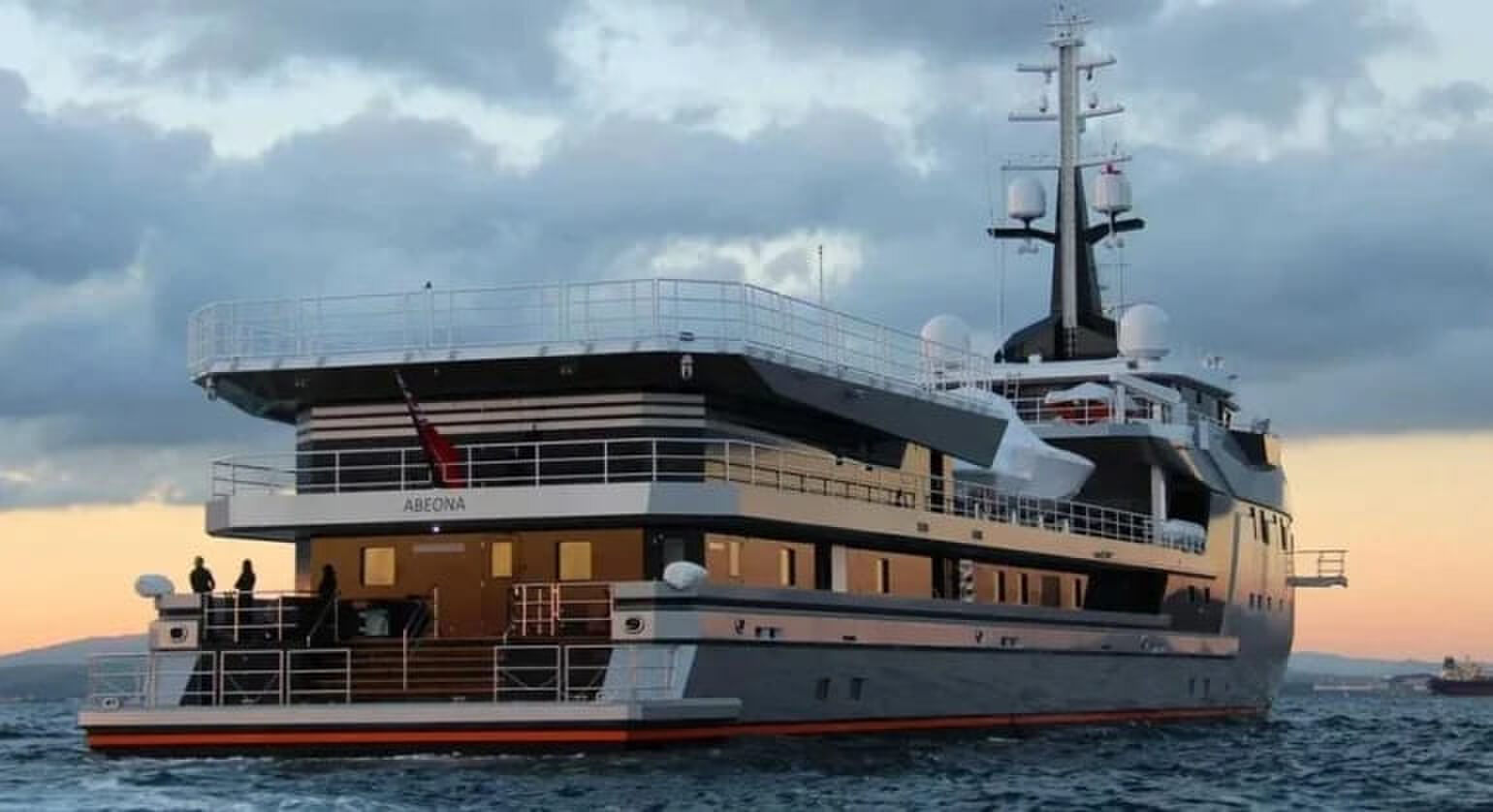 De nieuwe L Symphony in de zee