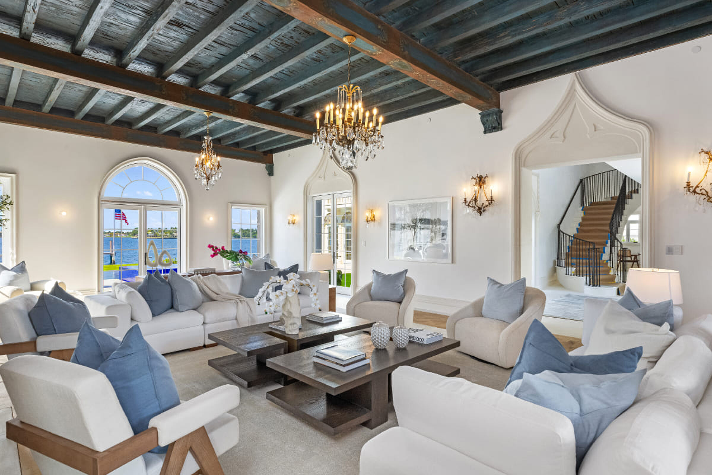 De woonkamer in de woning in Palm Beach