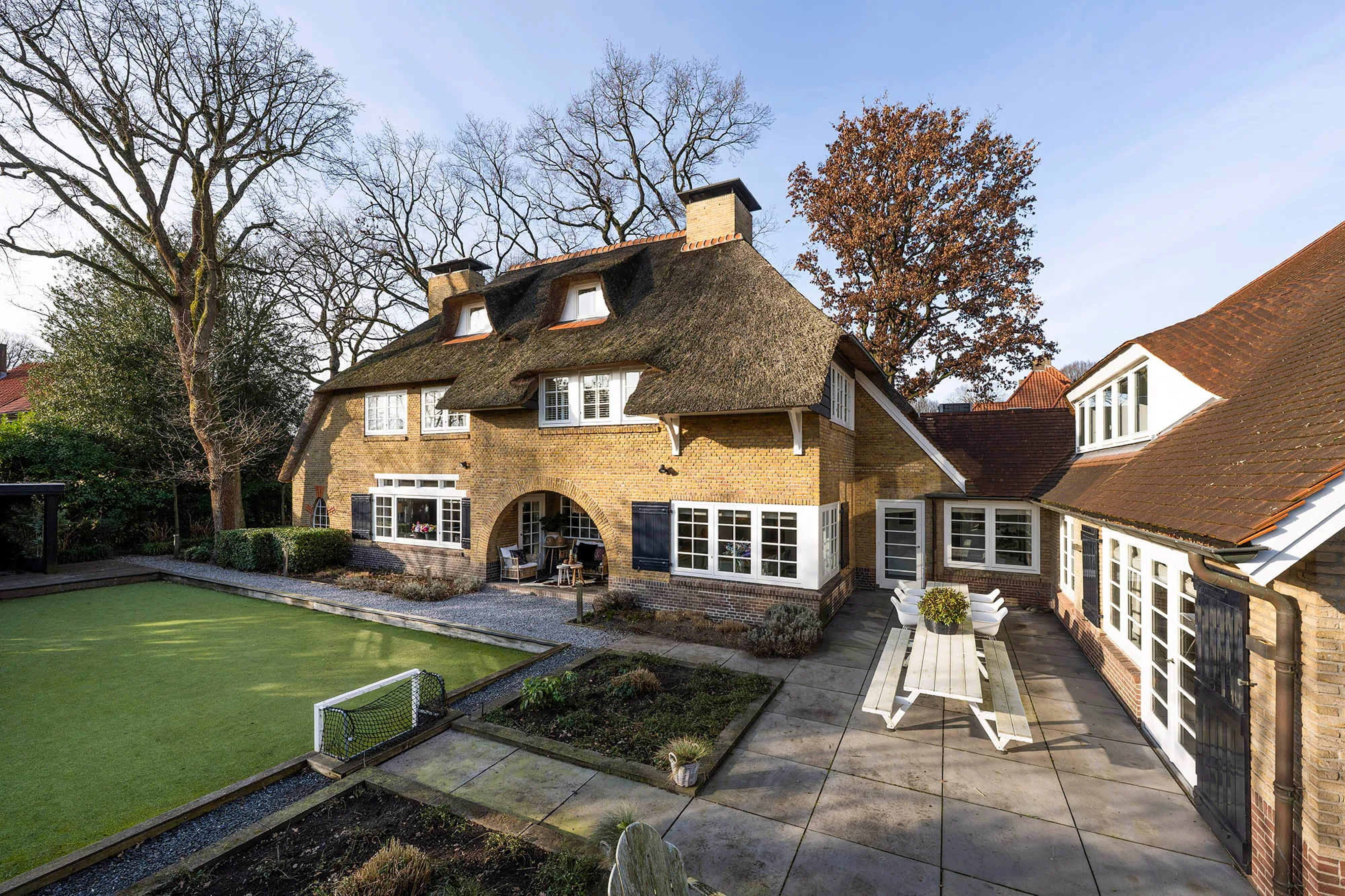 De villa in Bussum met eigen voetbalveld