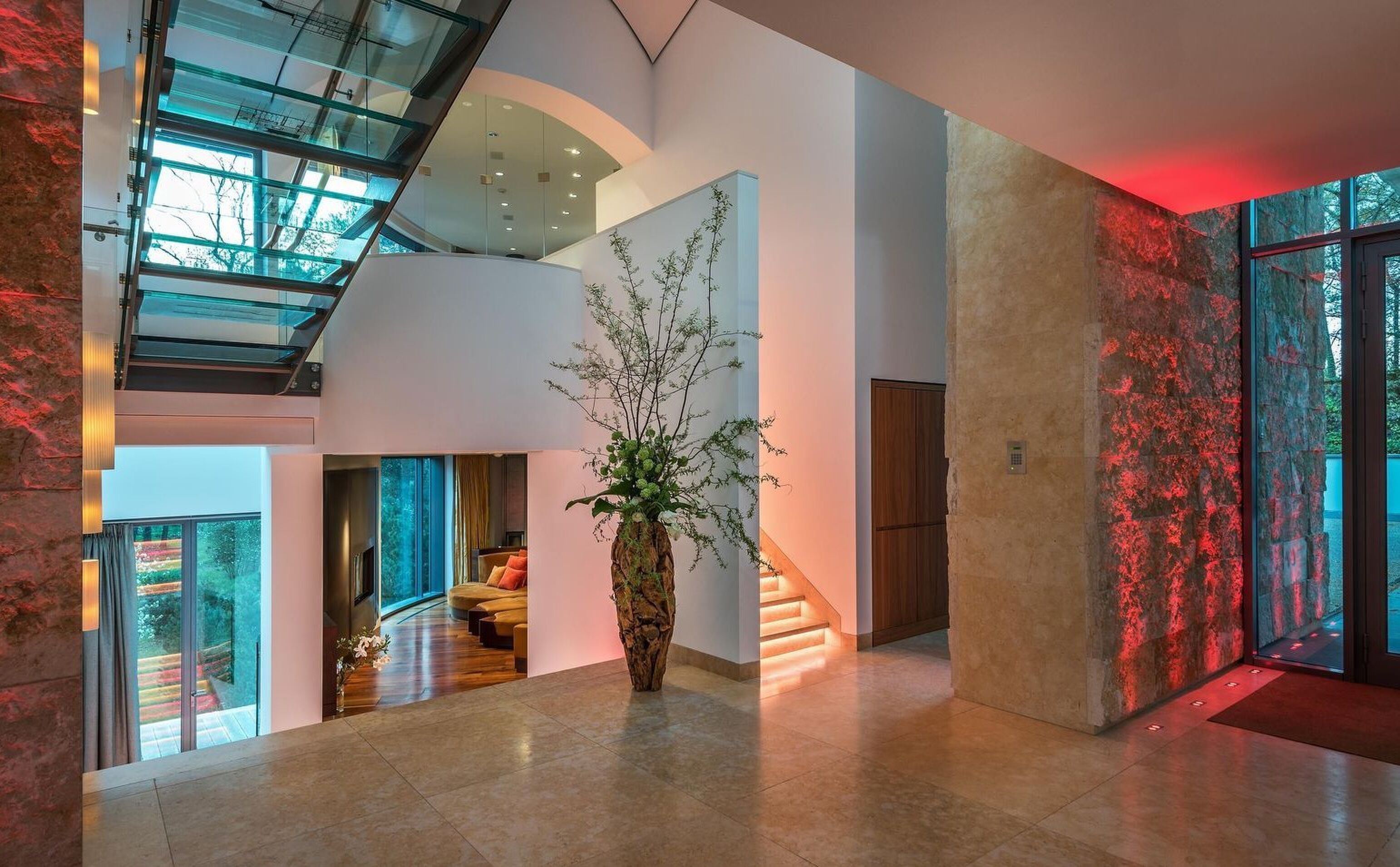 De gang van de villa in Bosch en Duin