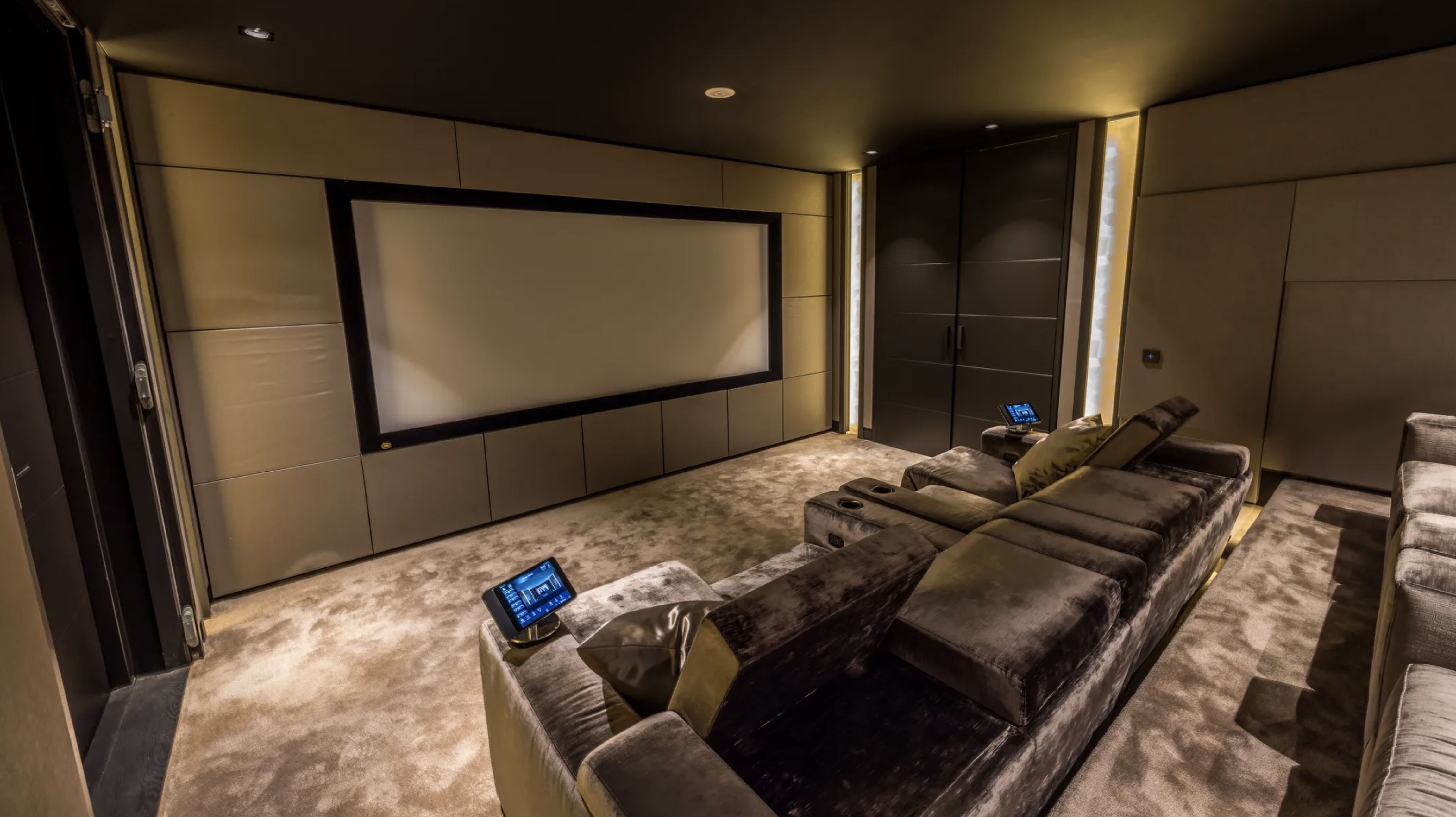 De thuisbioscoop van de villa in Laren