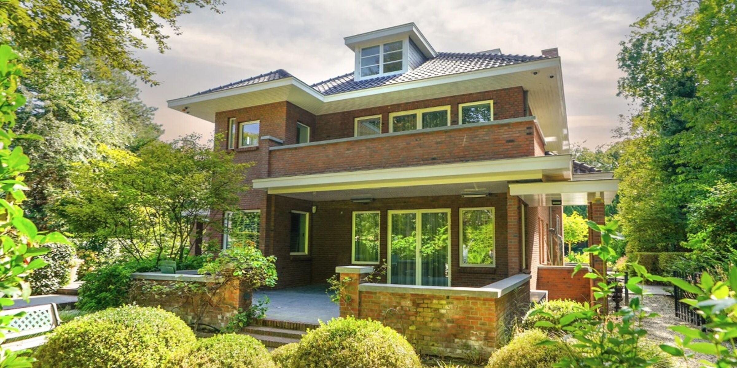 Superieure Haagse villa met uitgebreid binnenzwembad, wellness en ruimte voor Rolls-Royce kost € 5,9